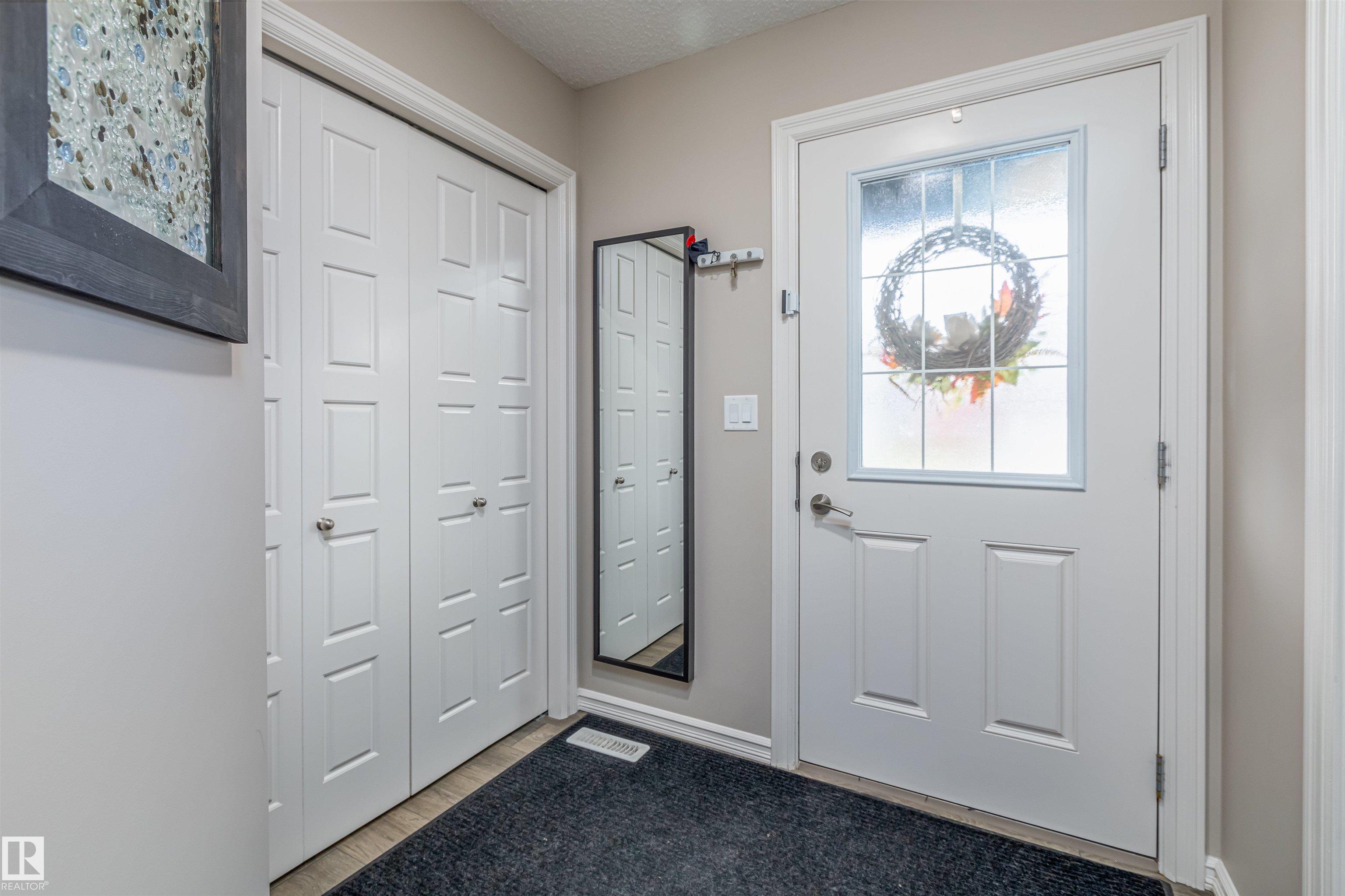 816 35 Avenue NW, Maple Crest, Edmonton