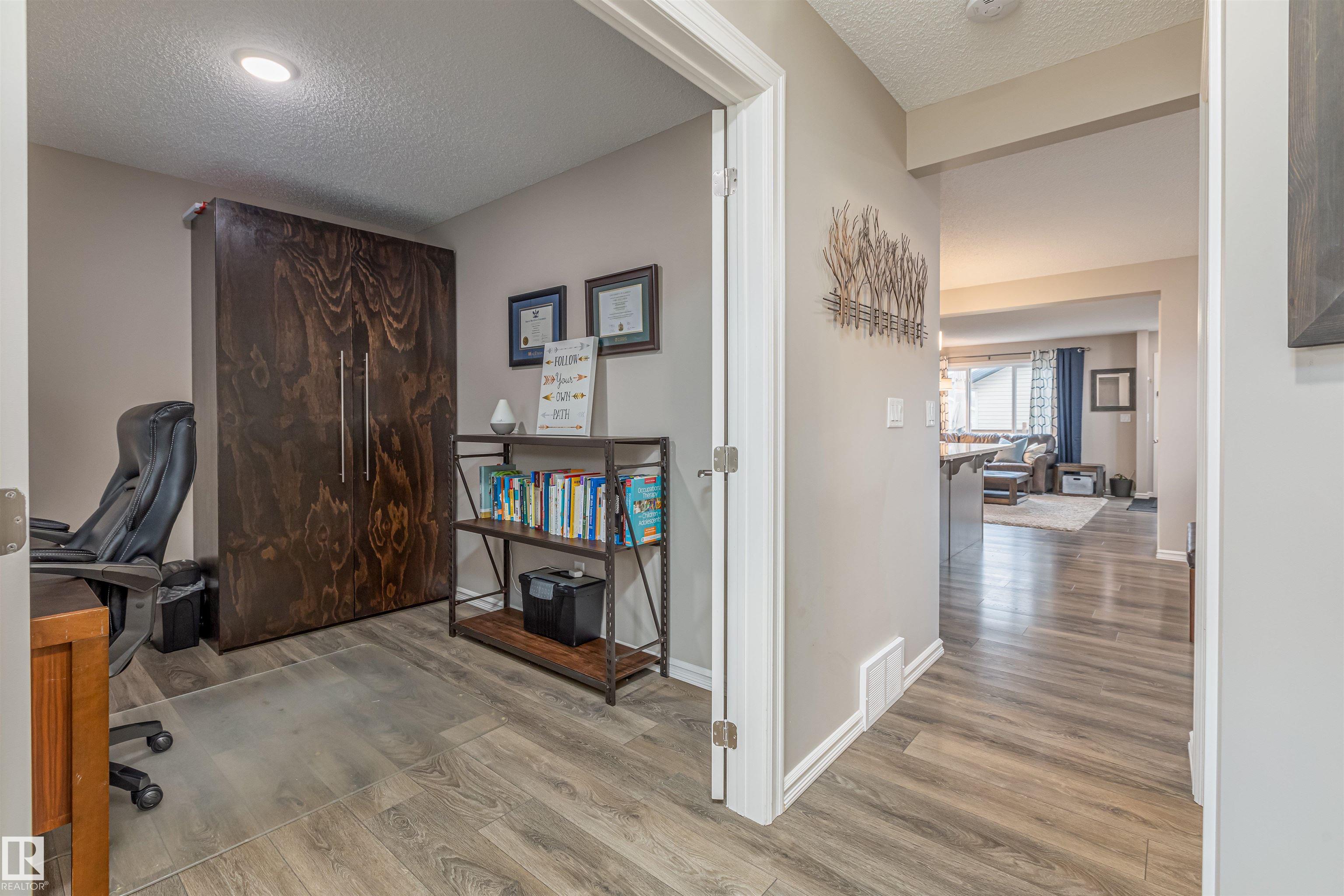 816 35 Avenue NW, Maple Crest, Edmonton