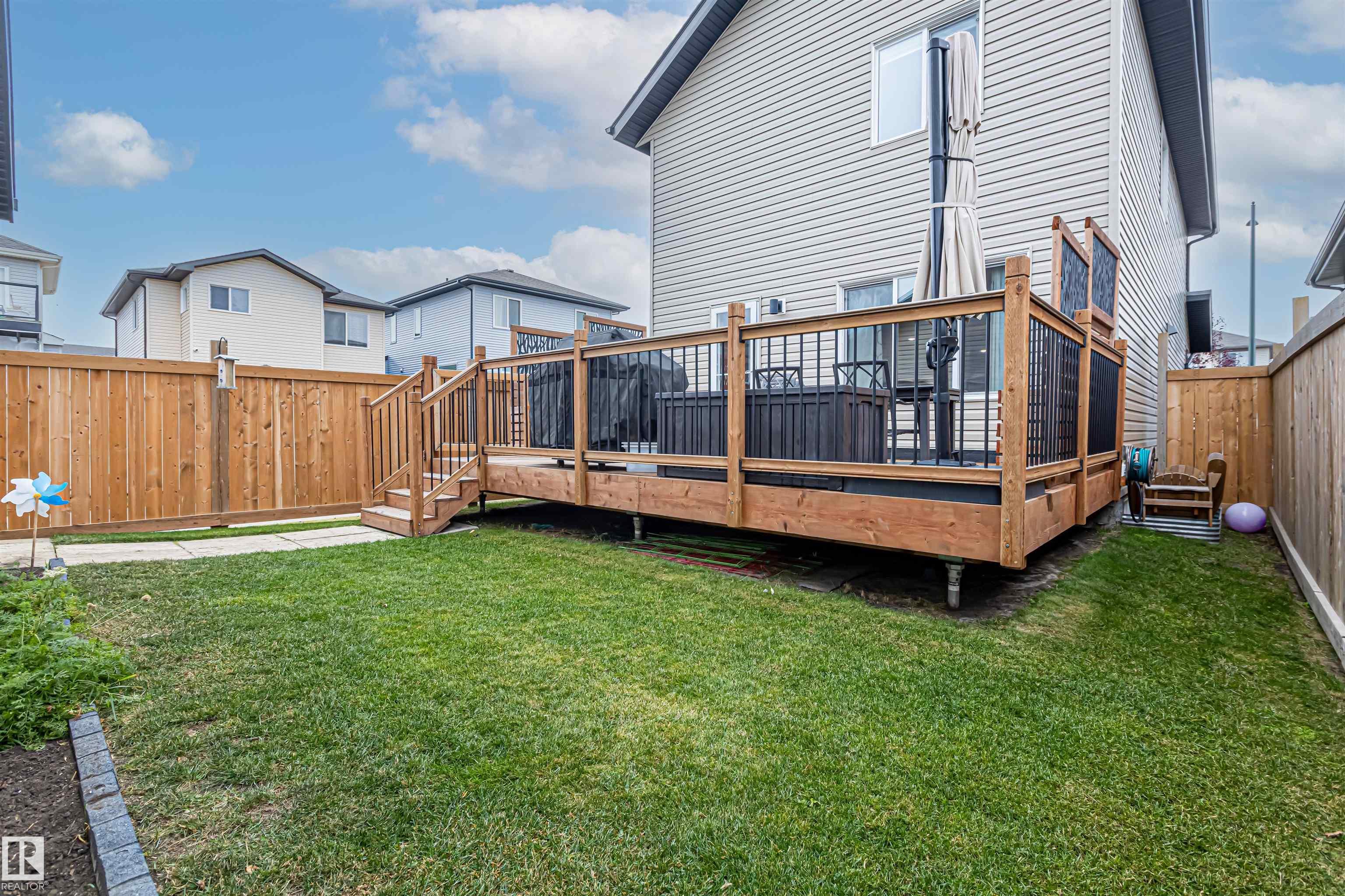 Photo 46 at 816 35 Avenue NW, Maple Crest, Edmonton