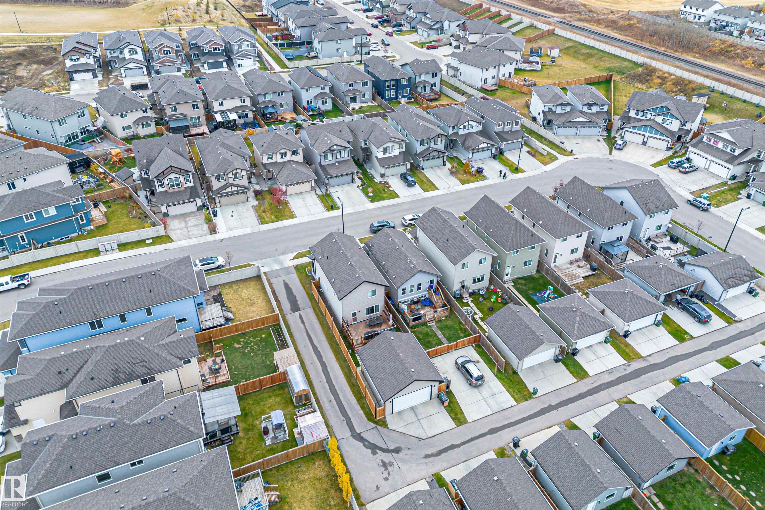 Photo 61 at 816 35 Avenue NW, Maple Crest, Edmonton