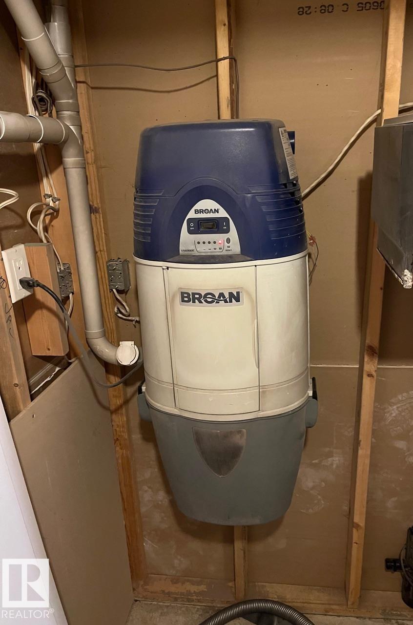 Photo 37 at 12944 119 Street NW, Calder, Edmonton