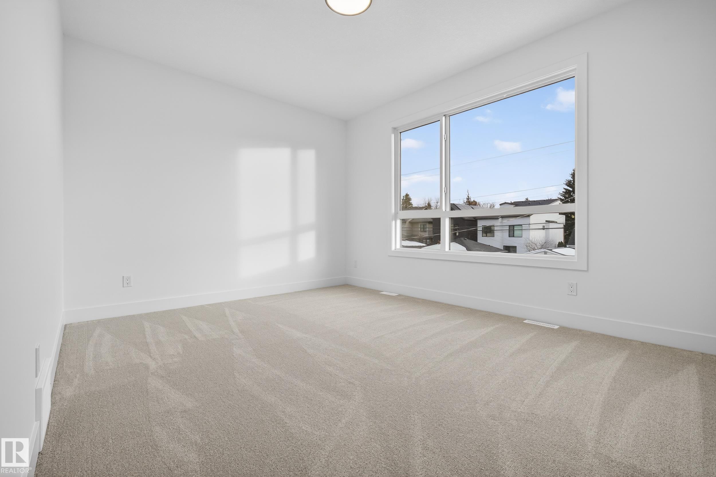 Photo 32 at 11613 79 Avenue NW, Belgravia, Edmonton