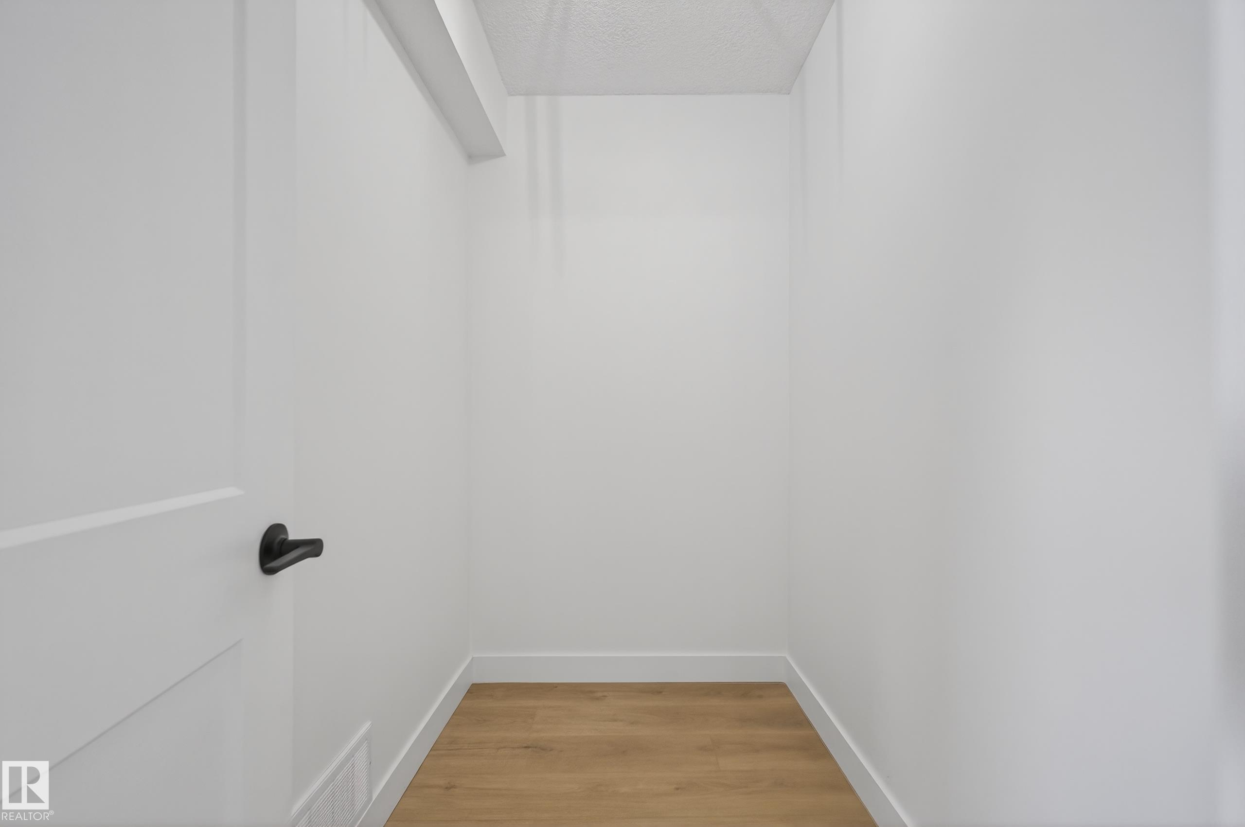 Photo 34 at 712 Knottwood Road S NW, Satoo, Edmonton