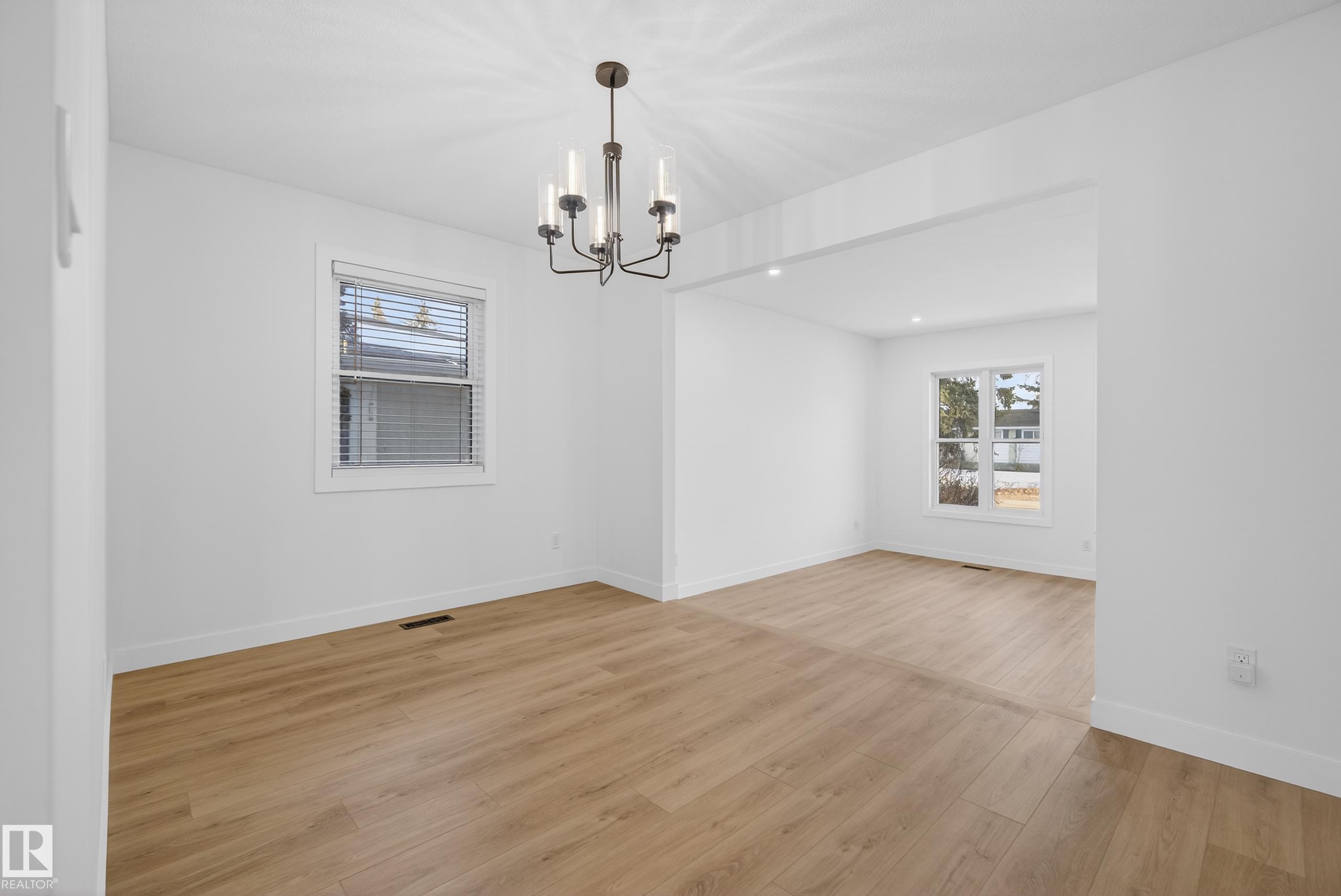 Photo 10 at 712 Knottwood Road S NW, Satoo, Edmonton