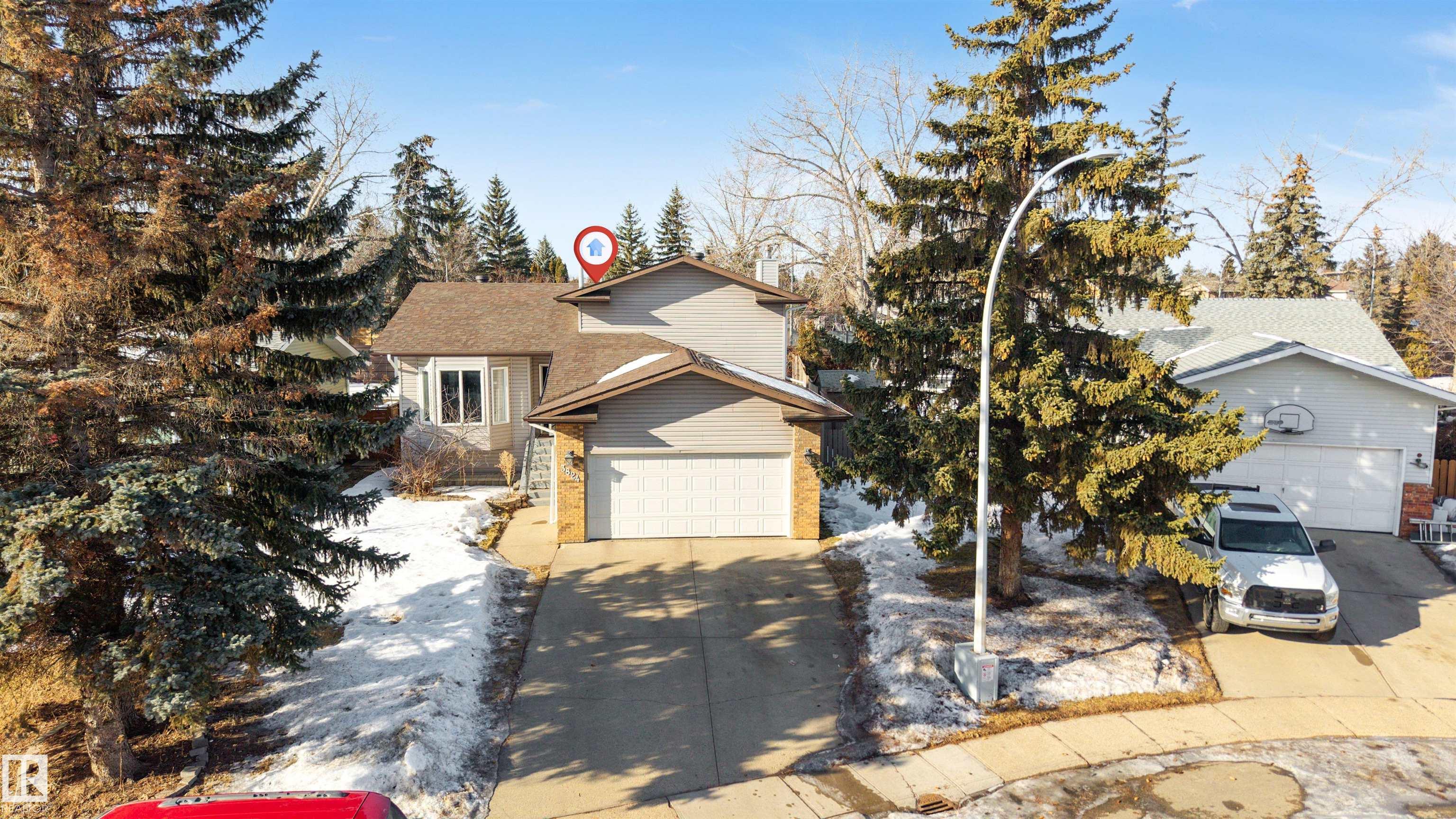 Photo 12 at 3824 48 Street NW, Minchau, Edmonton