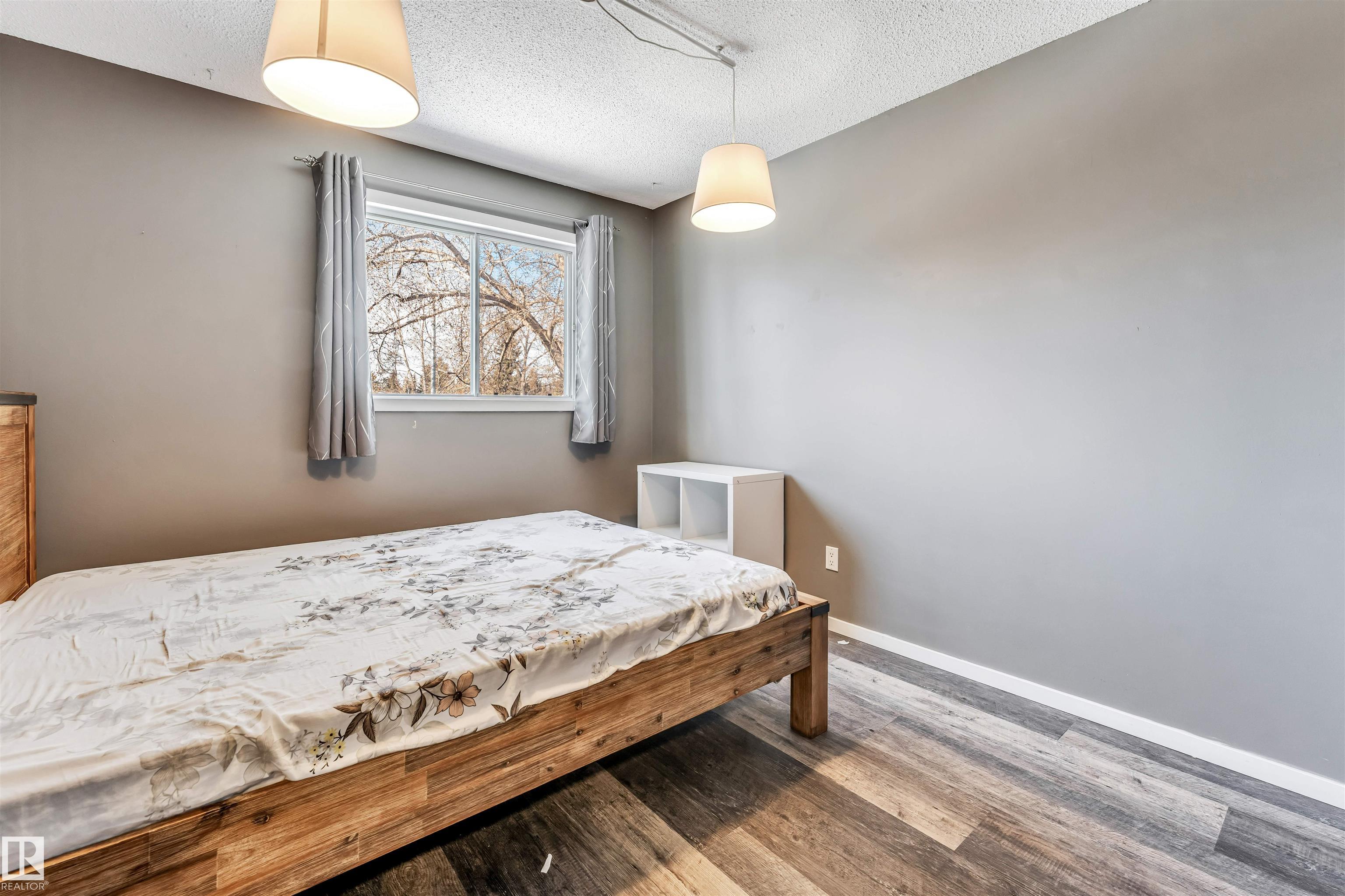 Photo 41 at 3824 48 Street NW, Minchau, Edmonton