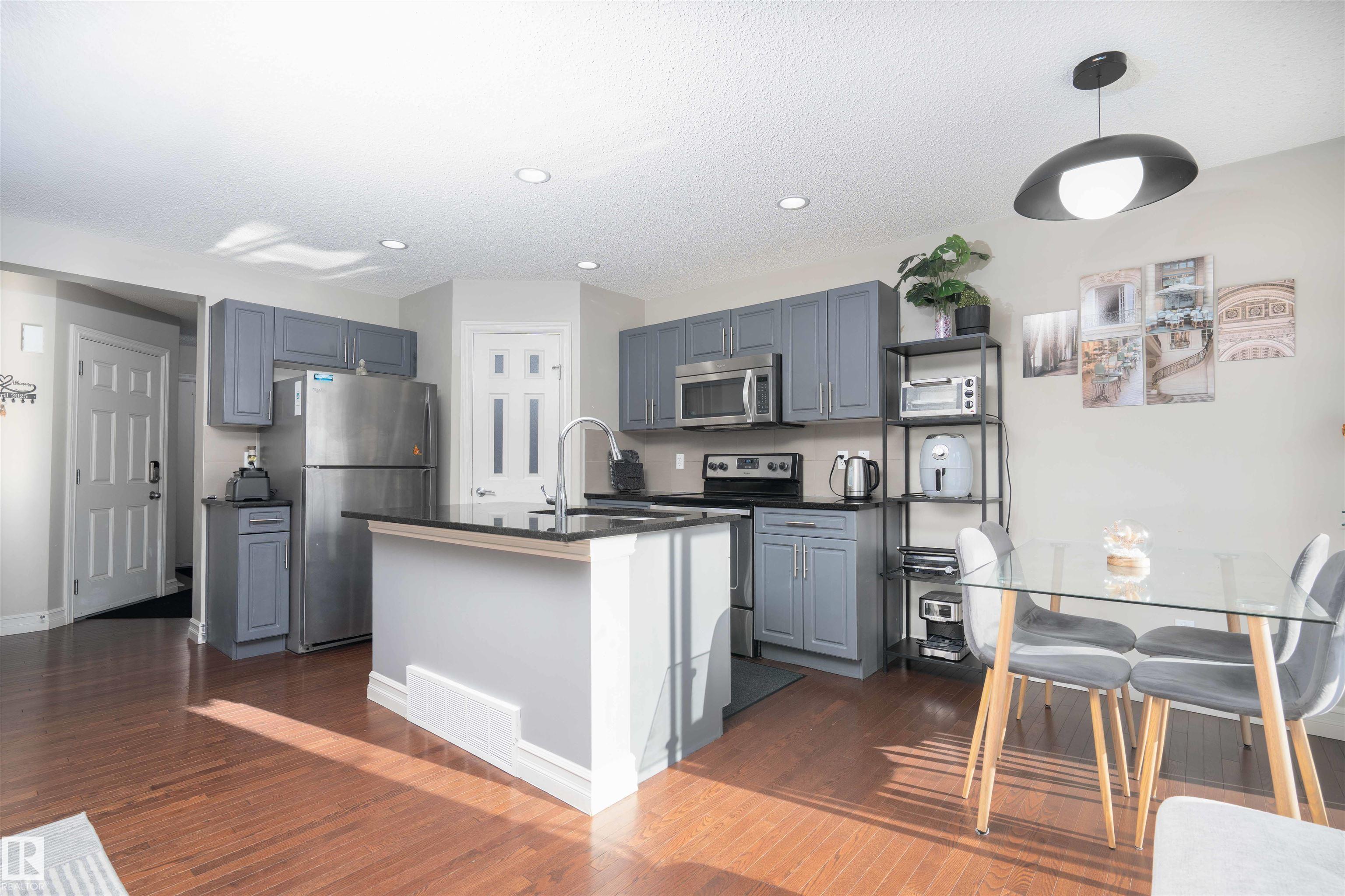 Photo 8 at 13 - 5317 3 Avenue SW, Charlesworth, Edmonton