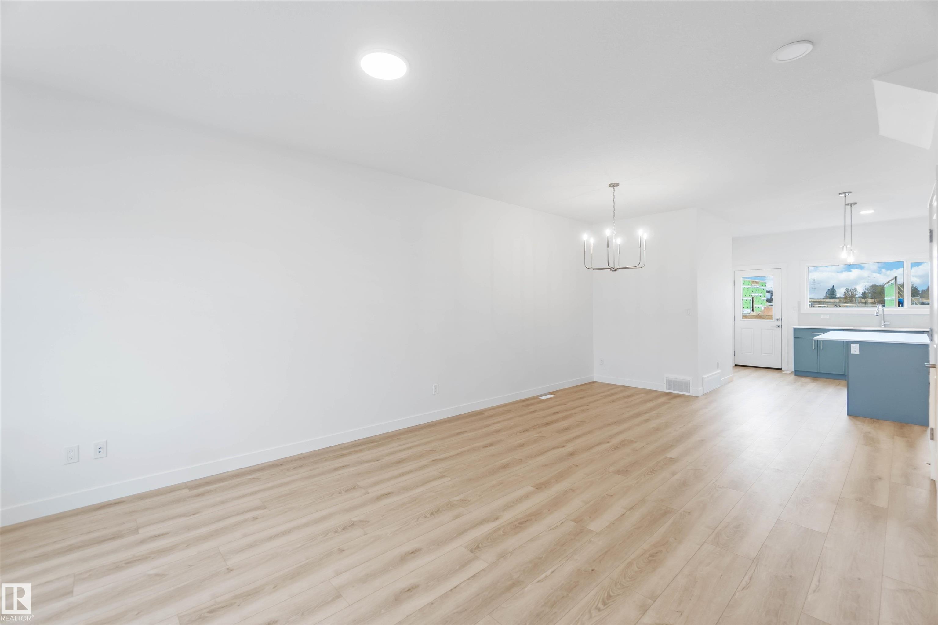 Picture for 428 176 AV NE