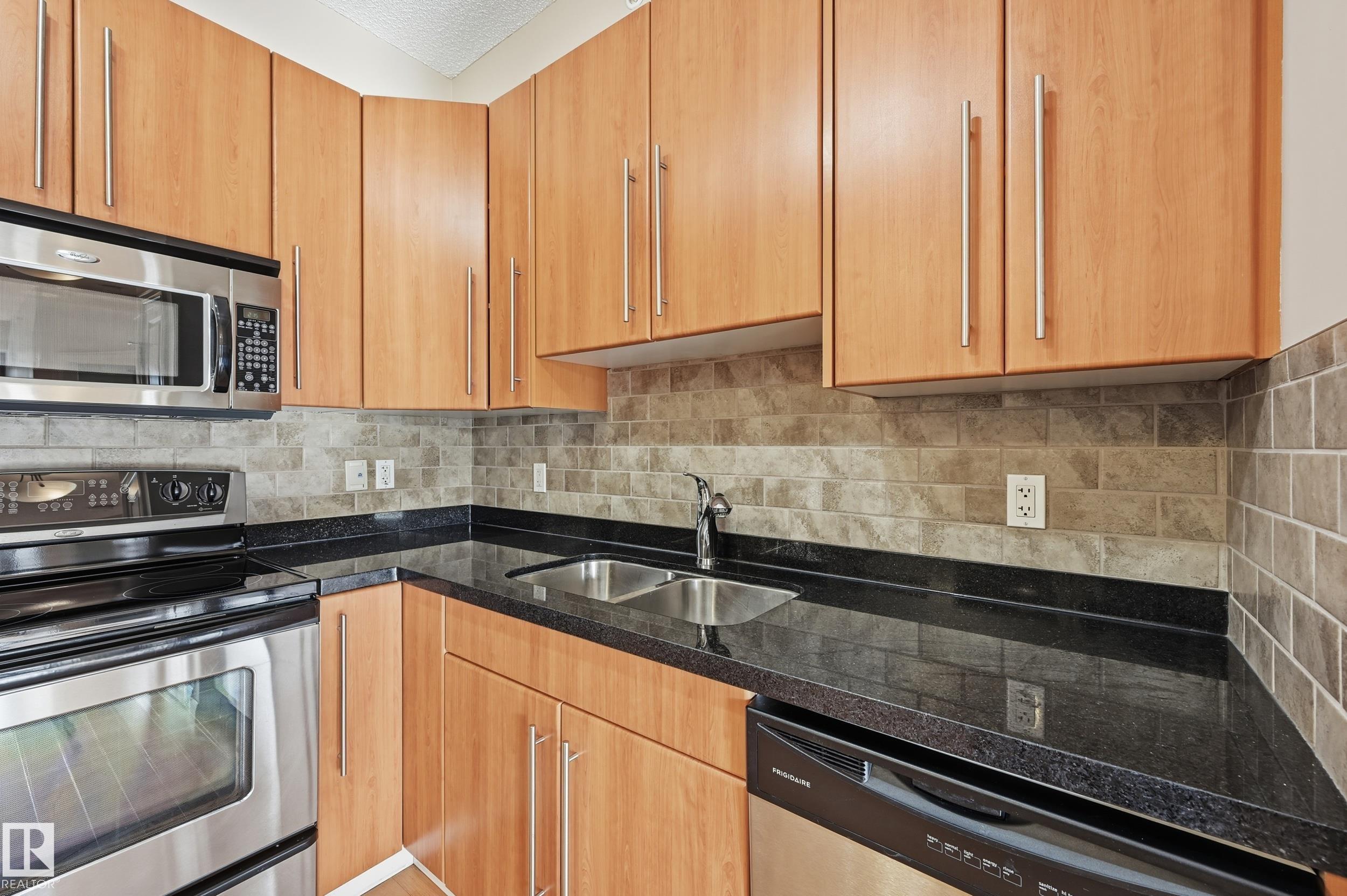 Photo 11 at 304 - 9819 104 Street NW, Downtown, Edmonton