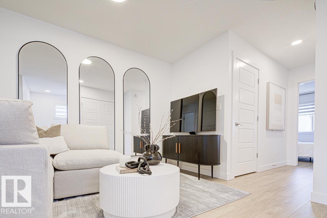 20707 43 Avenue NW, Edgemont, Edmonton