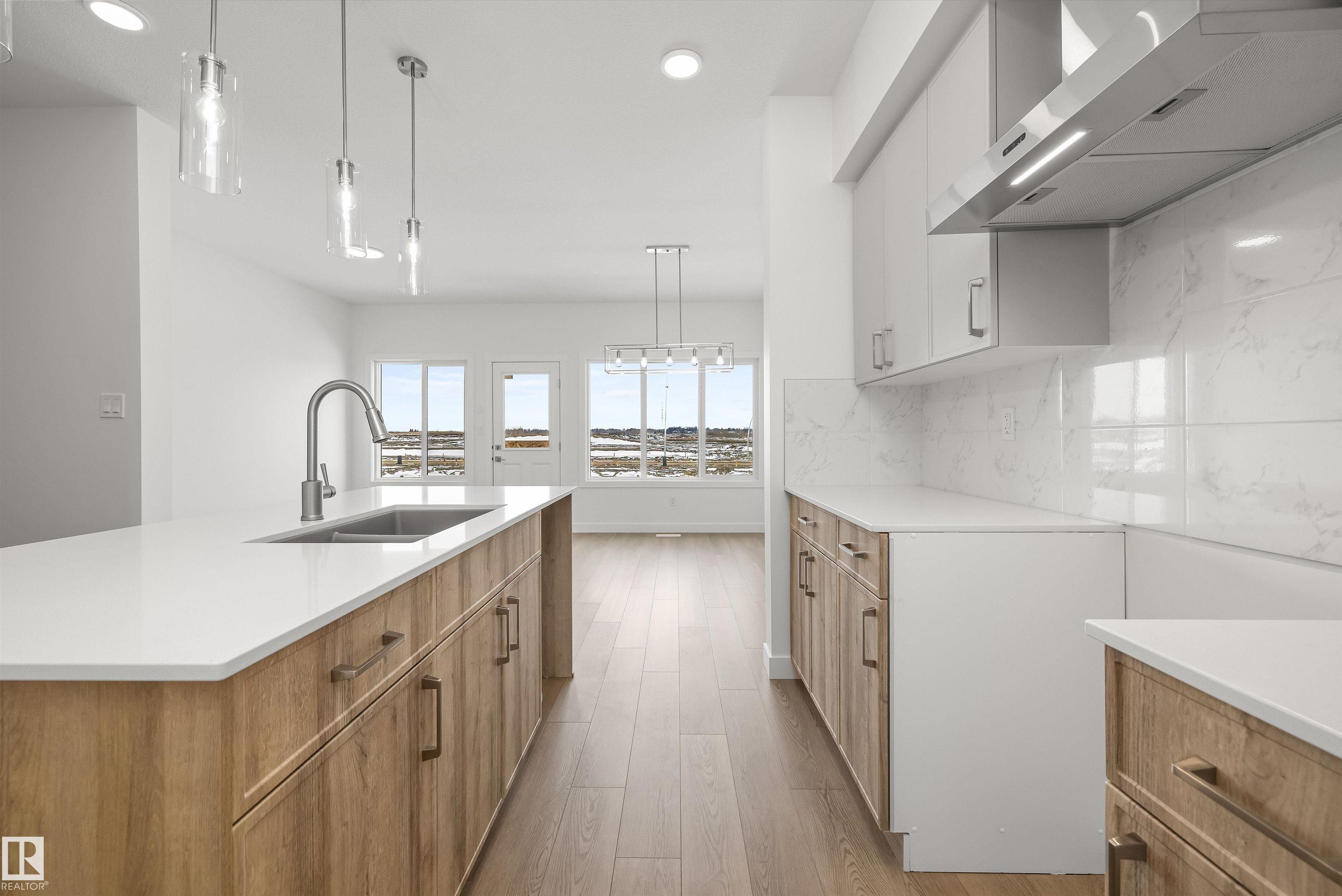 https://zimg.paragon.ice.com/ParagonImages/Property/PM/RAE/225386533/10/0/0/23b6f2d415ec80c89e525bee9c8b4a7a/1/1b735b2422c9a772d24f91905ccc7111/225386533-4e042ef0-ba8d-4e70-958c-beaaa4b58e5c.JPG