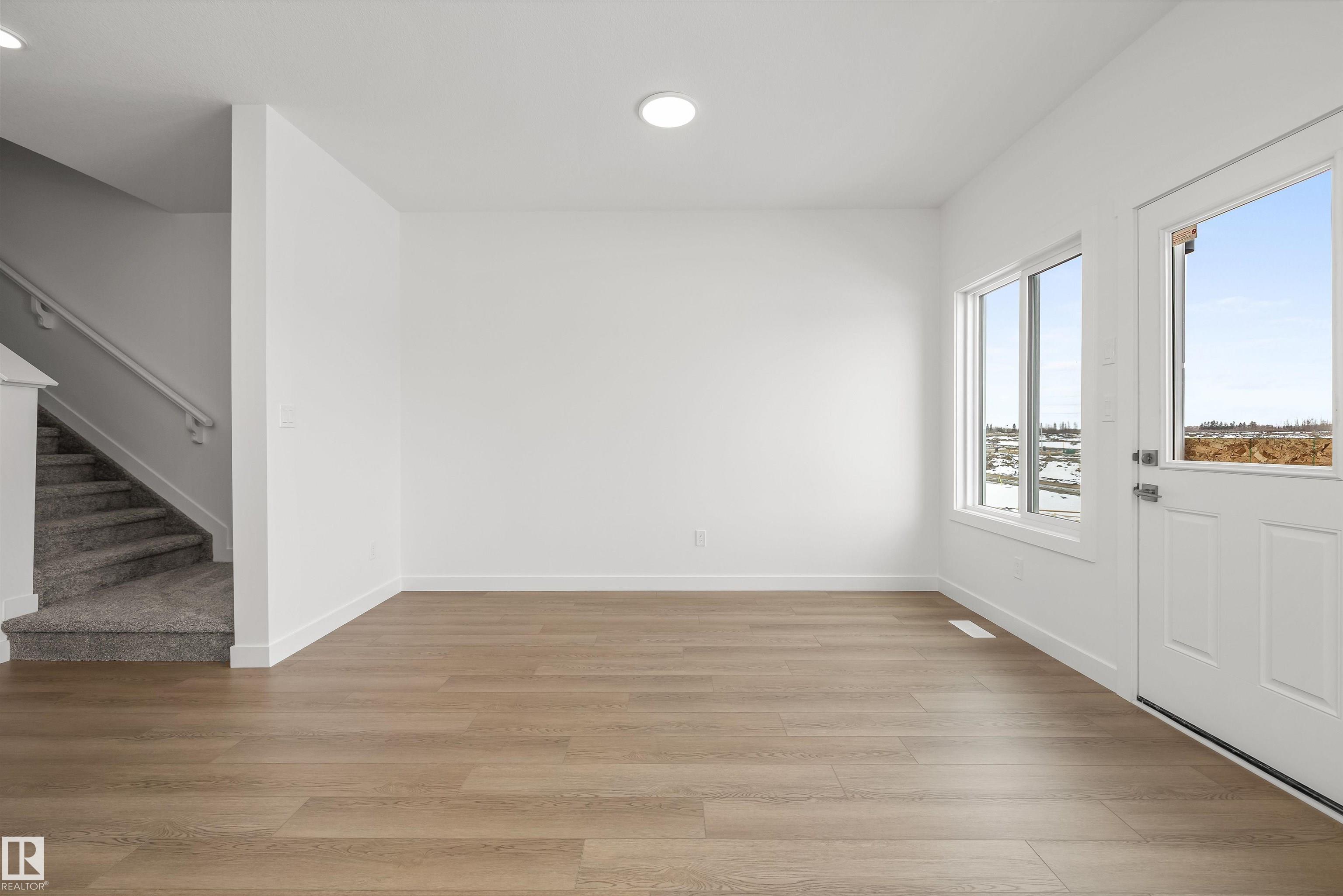 https://zimg.paragon.ice.com/ParagonImages/Property/PM/RAE/225386533/18/0/0/68bcd0984b477f360d88e48382c0f55a/1/1b735b2422c9a772d24f91905ccc7111/225386533-d3486594-761f-43d9-8d88-b8d752300117.JPG