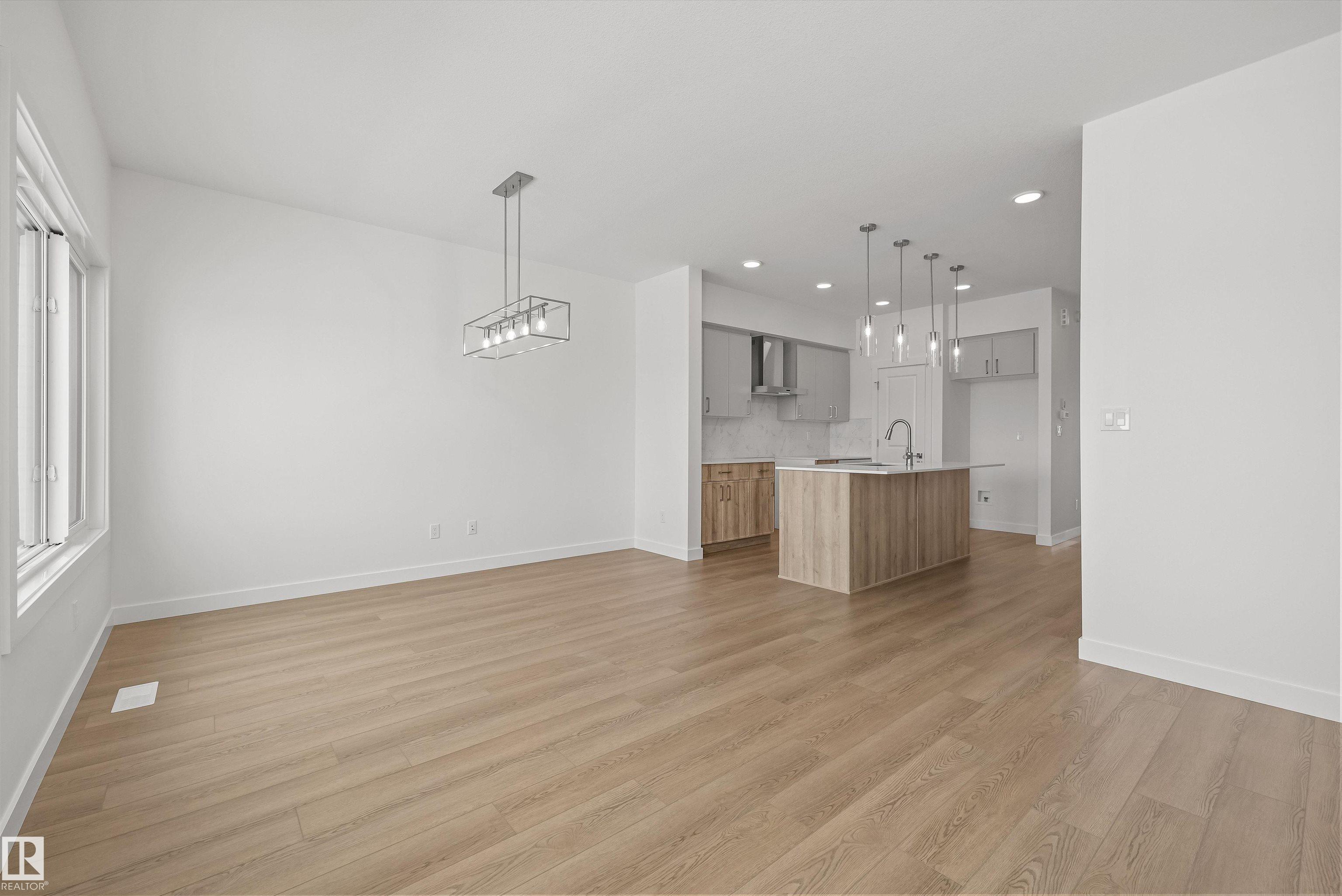 https://zimg.paragon.ice.com/ParagonImages/Property/PM/RAE/225386533/19/0/0/7e10f67b32179d1a43eb06eaf72cf56e/1/1b735b2422c9a772d24f91905ccc7111/225386533-b29a5a13-2b6d-444f-be99-5951c6eda289.JPG