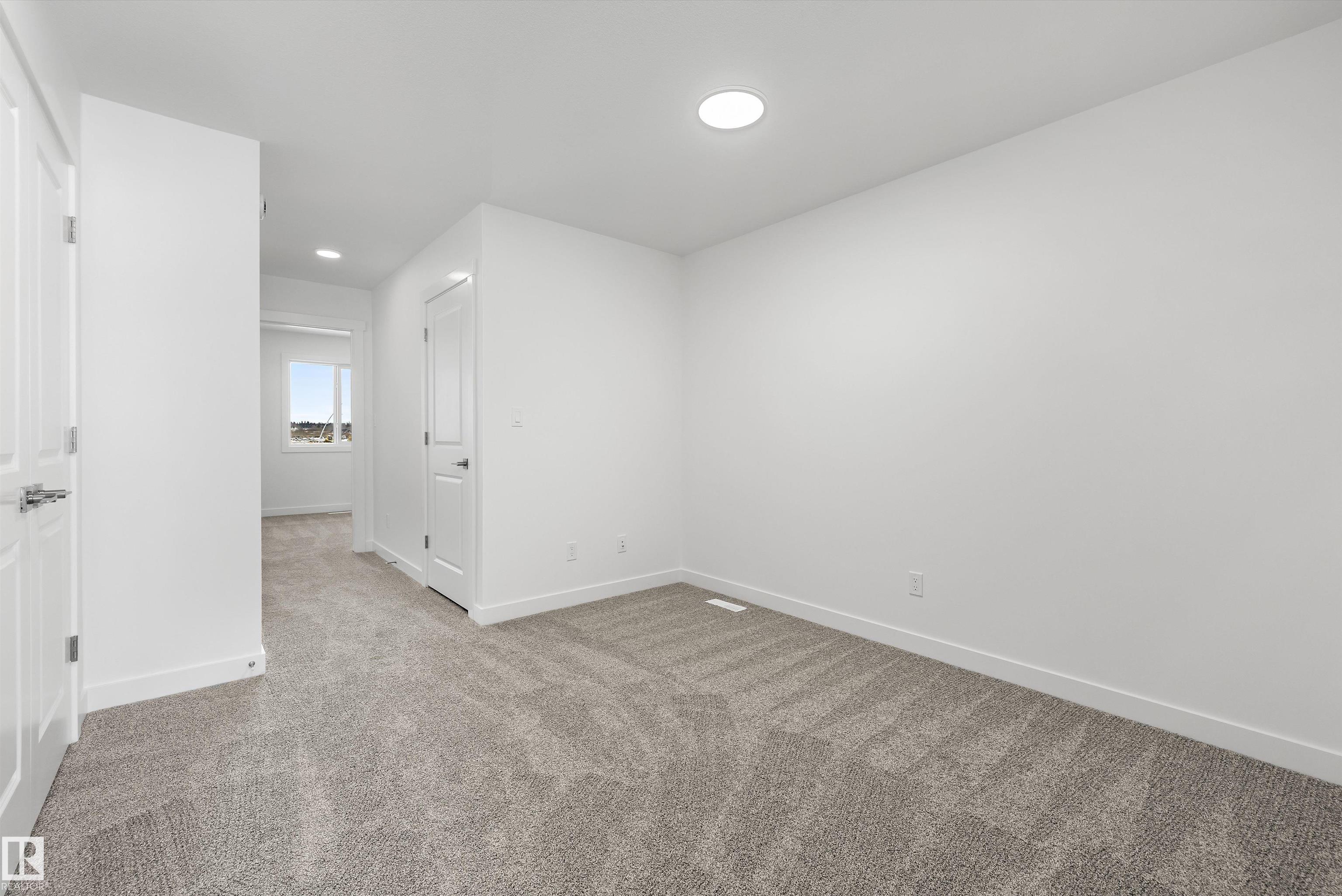 https://zimg.paragon.ice.com/ParagonImages/Property/PM/RAE/225386533/21/0/0/e5776ffb9c1e137ac3113633f9282bc3/1/1b735b2422c9a772d24f91905ccc7111/225386533-fb07cbf4-a570-4840-a584-d15e038dd7d9.JPG
