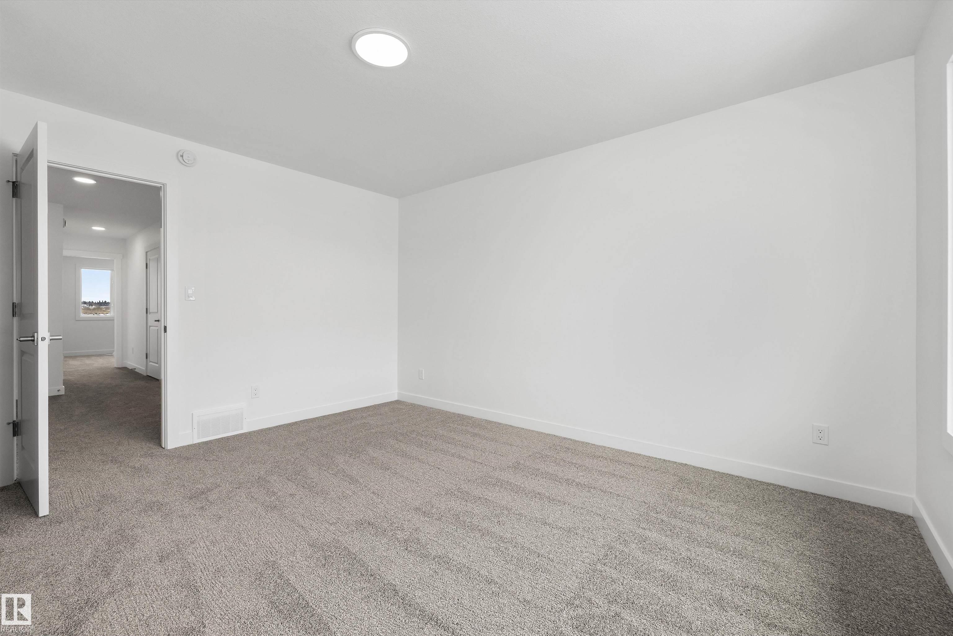 https://zimg.paragon.ice.com/ParagonImages/Property/PM/RAE/225386533/32/0/0/00ecbdcef5b18ace0791b774e8f7f1aa/1/1b735b2422c9a772d24f91905ccc7111/225386533-5fc7ac04-27ee-40d5-9d25-9a67822a935b.JPG