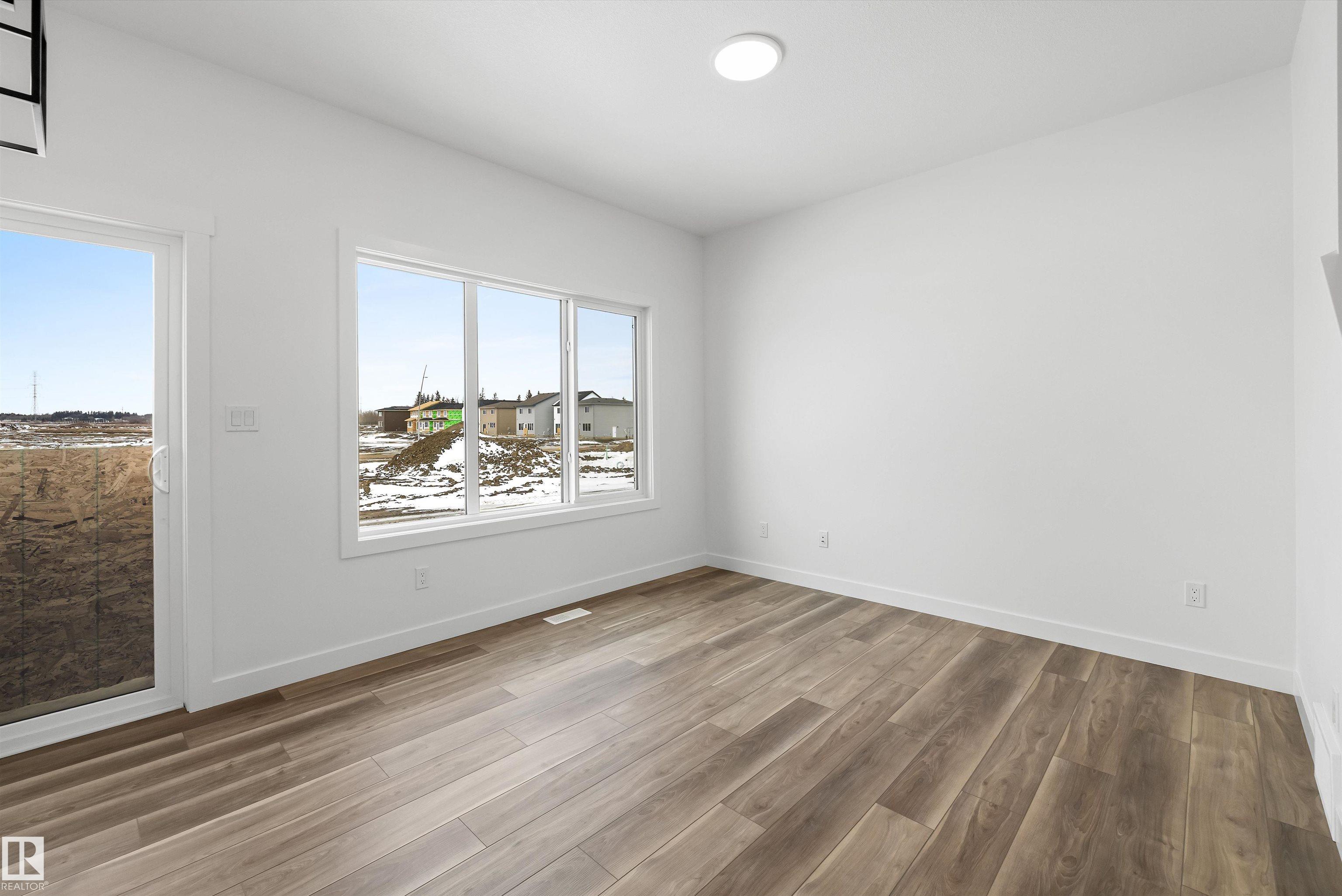 https://zimg.paragon.ice.com/ParagonImages/Property/PM/RAE/225386535/12/0/0/a1b1acaa1e51fdd4e61ba3f02ed4164b/1/28da16dd428cb93797e90d7ce21af409/225386535-0ae05def-3d81-4e5c-bdb2-be285ad4995f.JPG