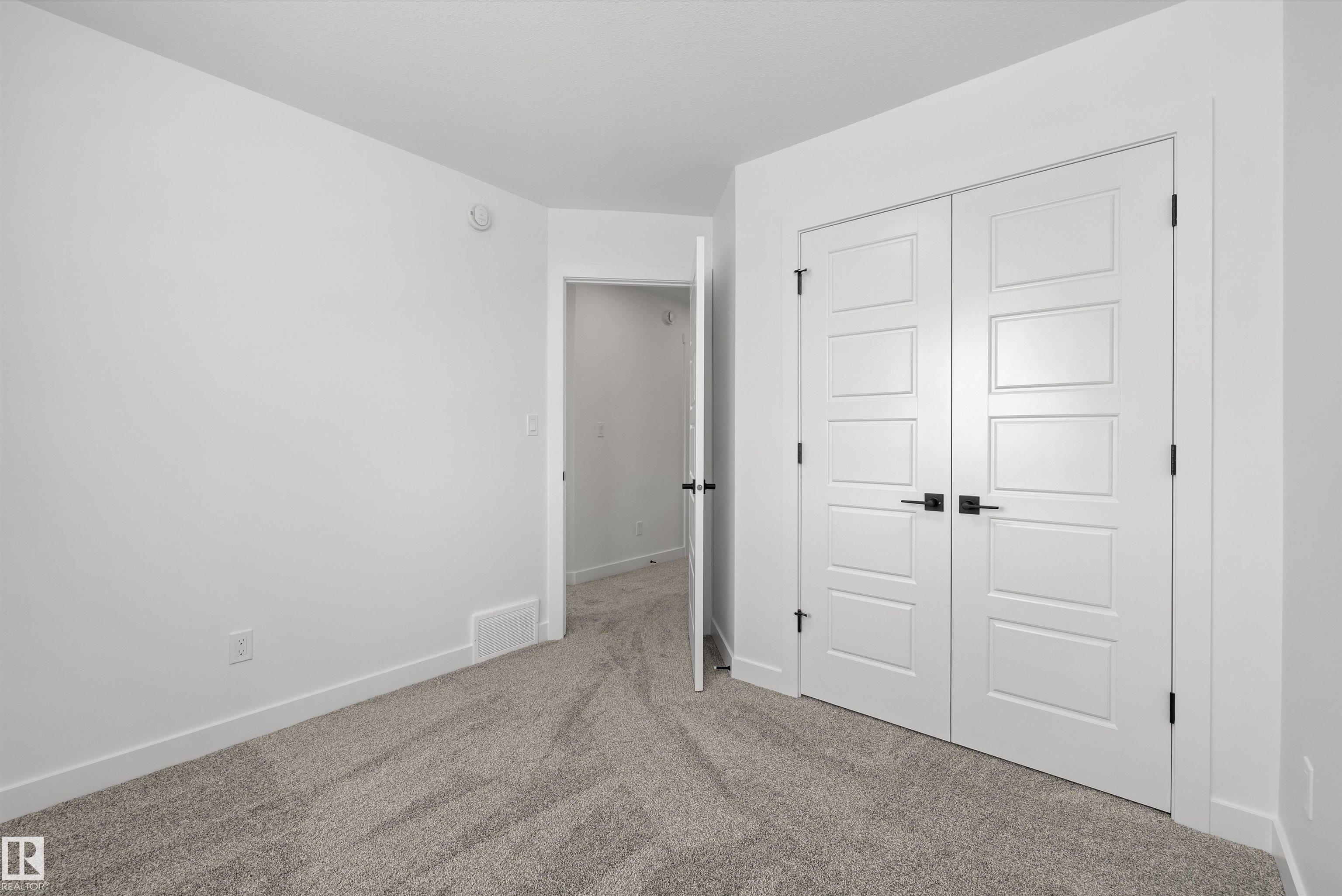 https://zimg.paragon.ice.com/ParagonImages/Property/PM/RAE/225386535/22/0/0/8ca91682b8741a62b8a30af0ed622378/1/28da16dd428cb93797e90d7ce21af409/225386535-332824cd-9de5-496b-bfaf-042f687f11bc.JPG