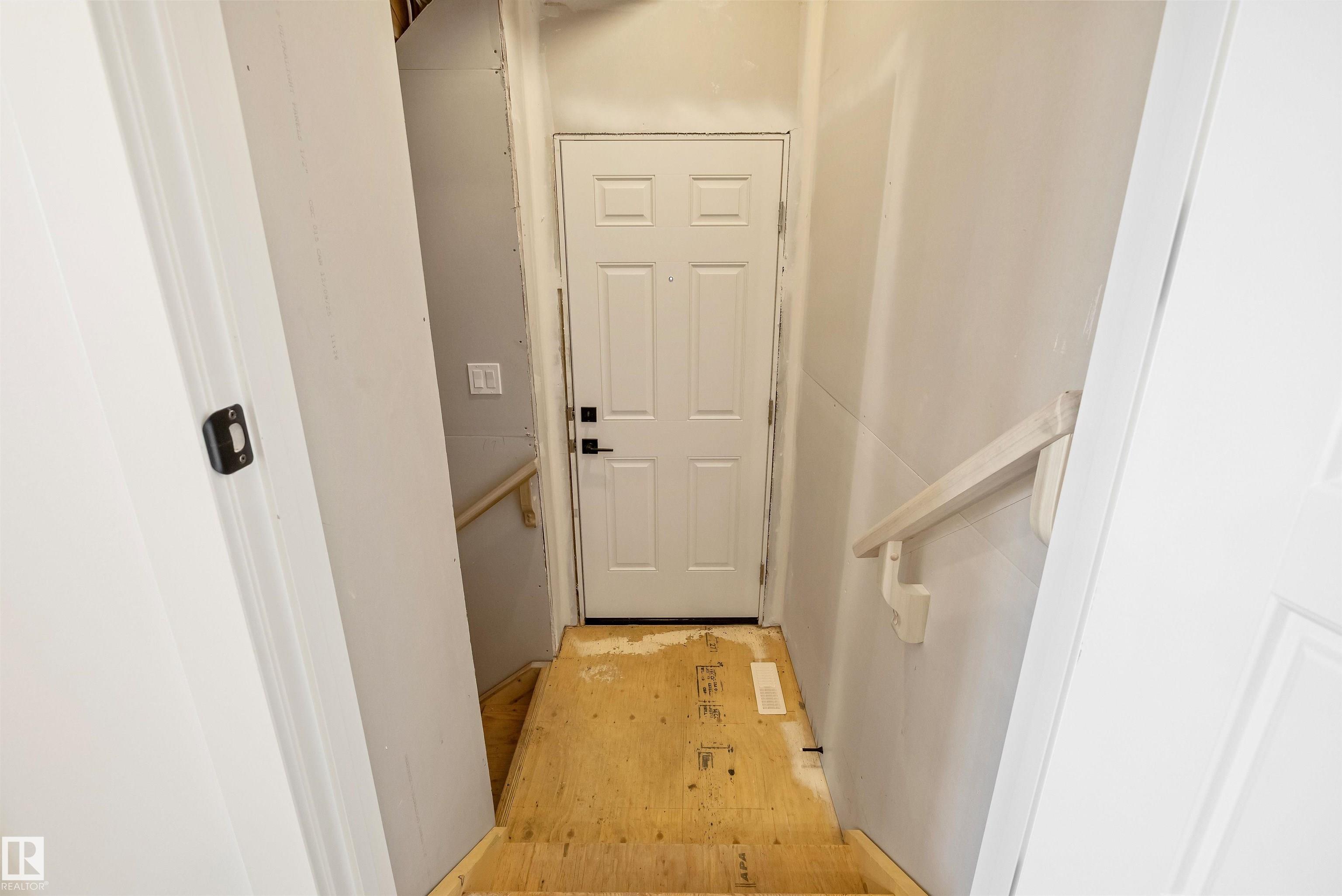 https://zimg.paragon.ice.com/ParagonImages/Property/PM/RAE/225386535/29/0/0/04d65cdada896e047d8b06fcf34f022f/1/28da16dd428cb93797e90d7ce21af409/225386535-cdc7d907-2187-491e-8124-00ccccca904d.JPG