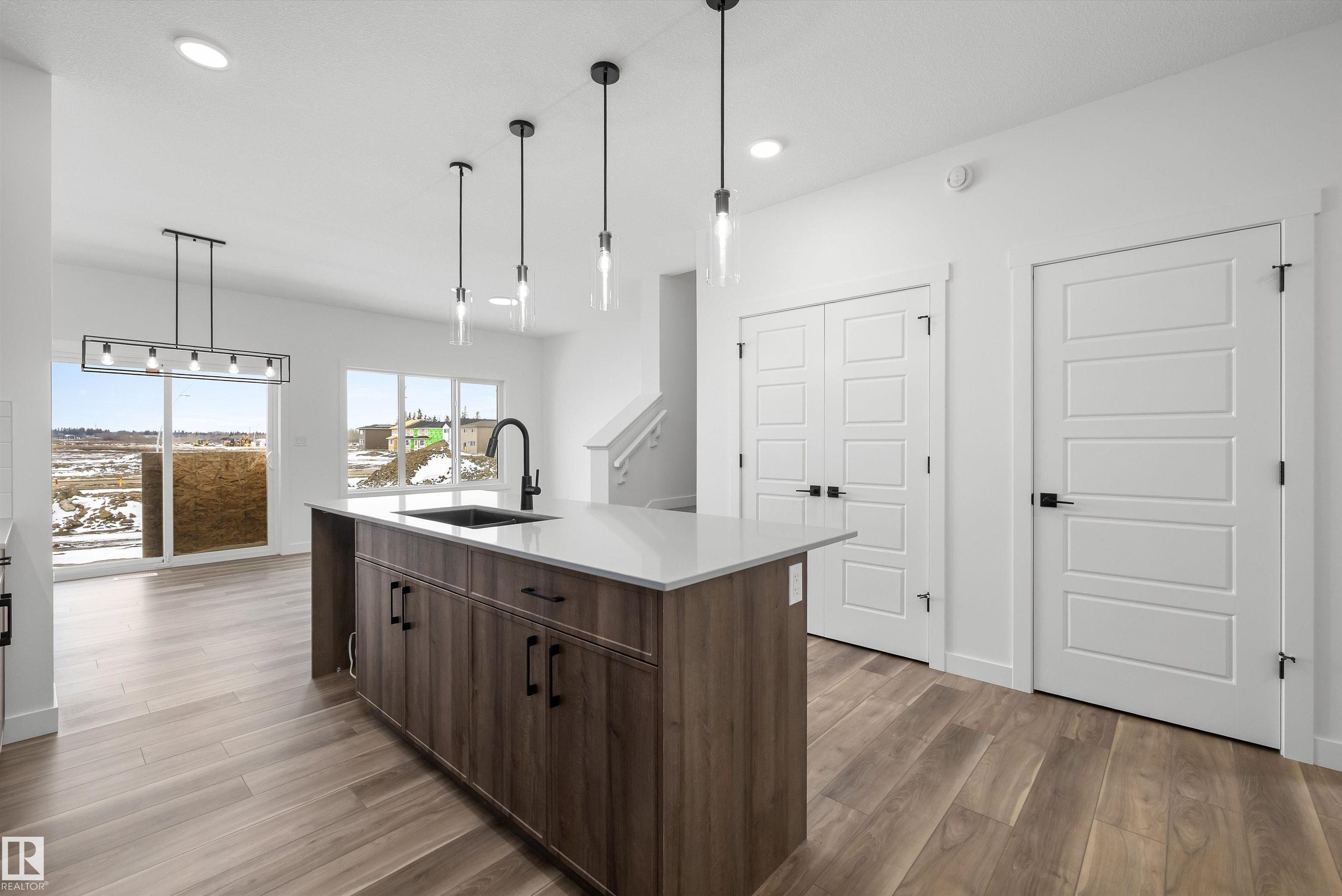 https://zimg.paragon.ice.com/ParagonImages/Property/PM/RAE/225386535/6/0/0/0c5ffdc96a19ead86b2cdb9839c5c11b/1/28da16dd428cb93797e90d7ce21af409/225386535-3dc05e47-639d-4582-a9c0-e693aedc14ef.JPG