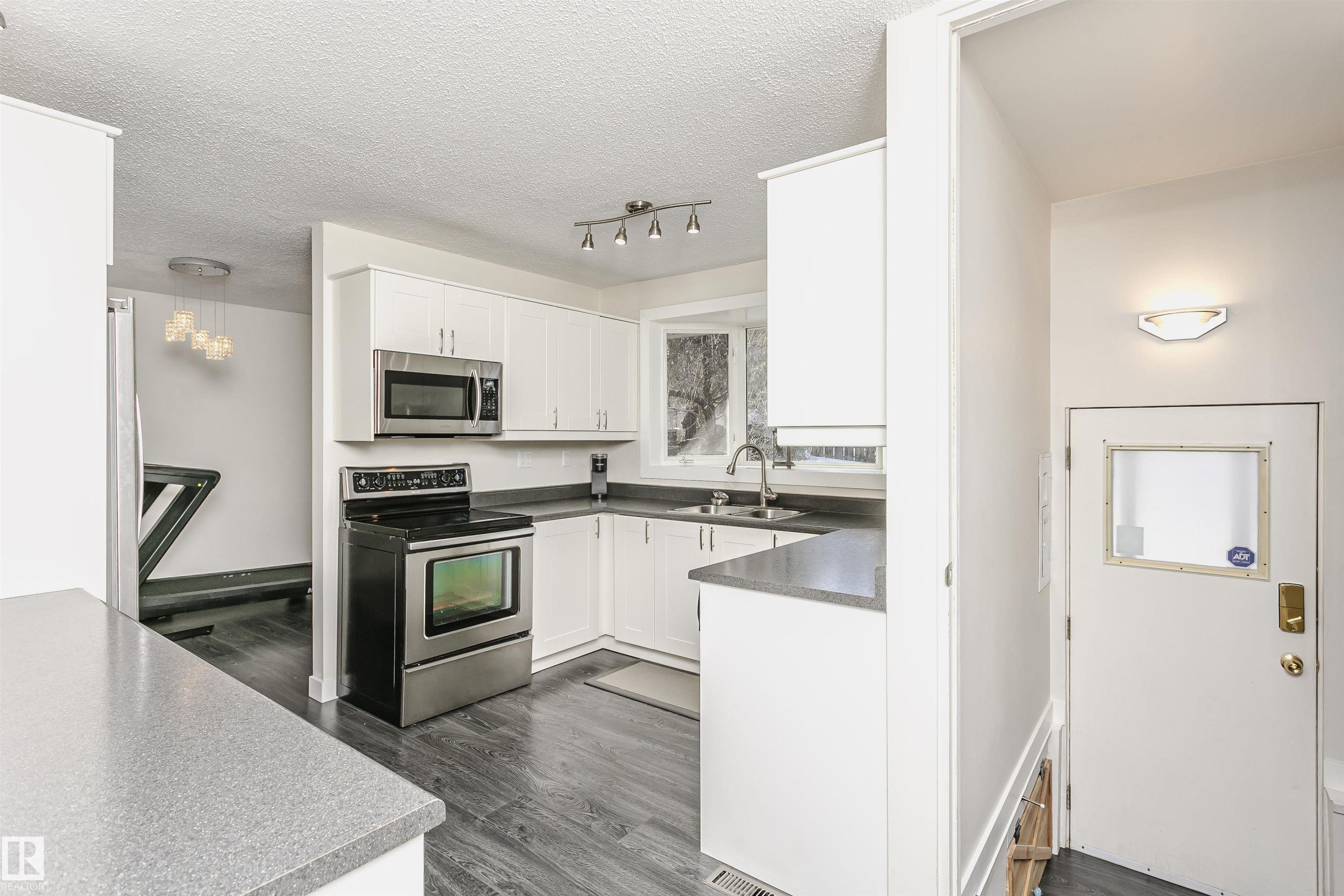 Photo 18 at 136 Garden Road, Grandin, St. Albert