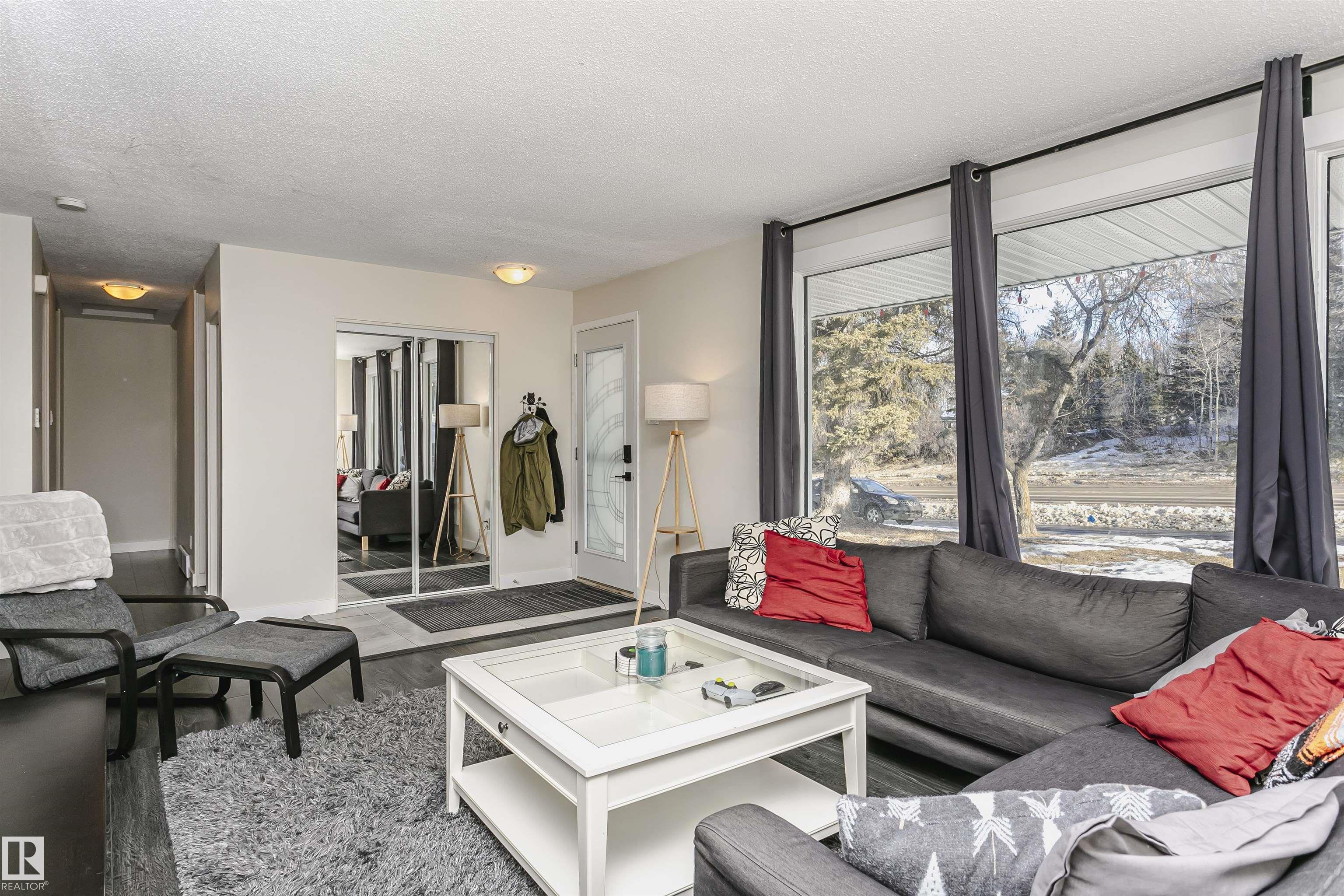 Photo 9 at 136 Garden Road, Grandin, St. Albert