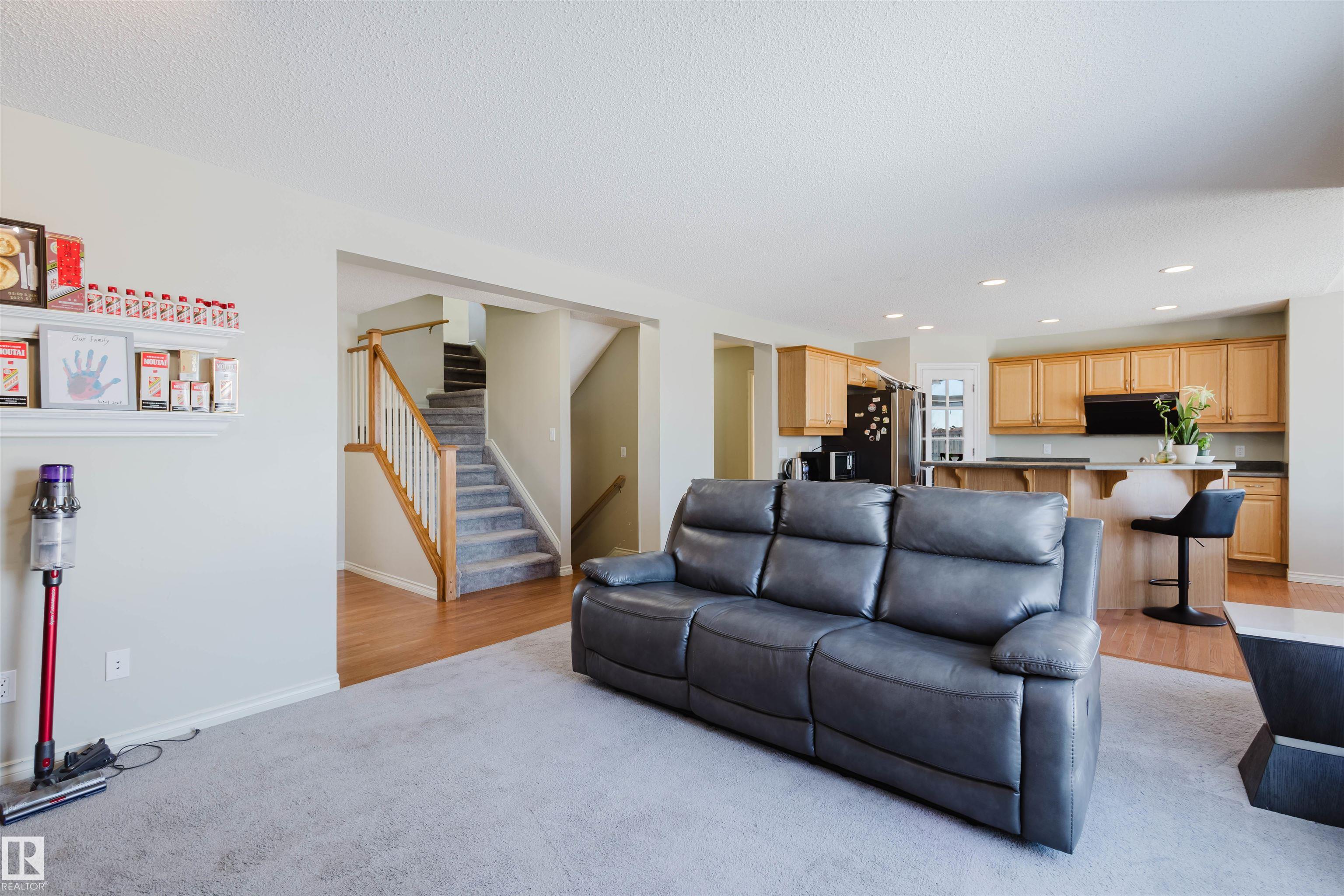 Photo 7 at 3534 Mclean Crescent SW, Macewan, Edmonton