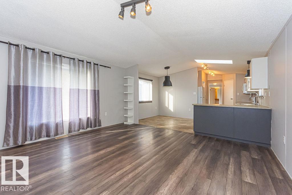 Picture for 220 Oak Wood DR NW