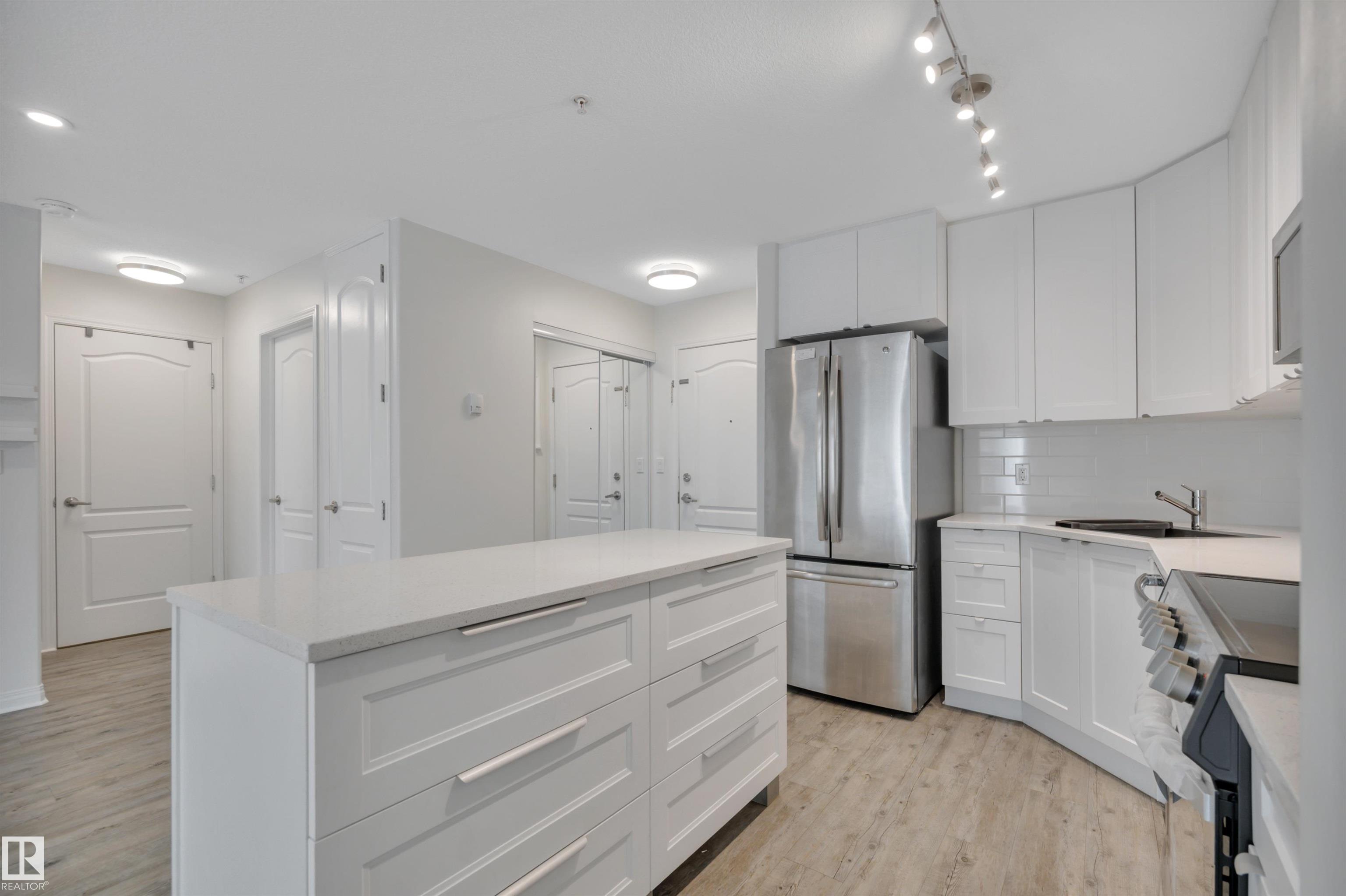 Photo 6 at 108 - 12550 140 Avenue NW, Baranow, Edmonton