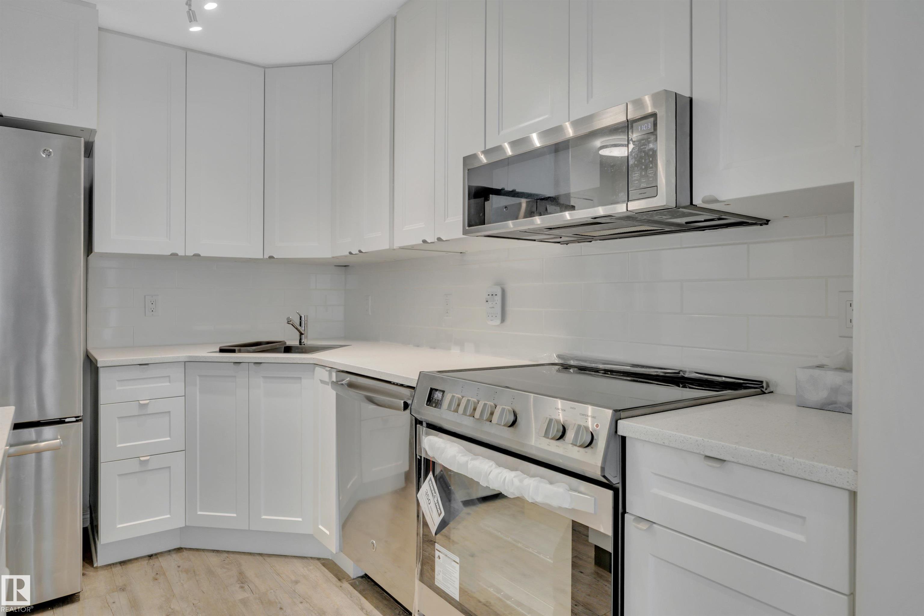 Photo 10 at 108 - 12550 140 Avenue NW, Baranow, Edmonton