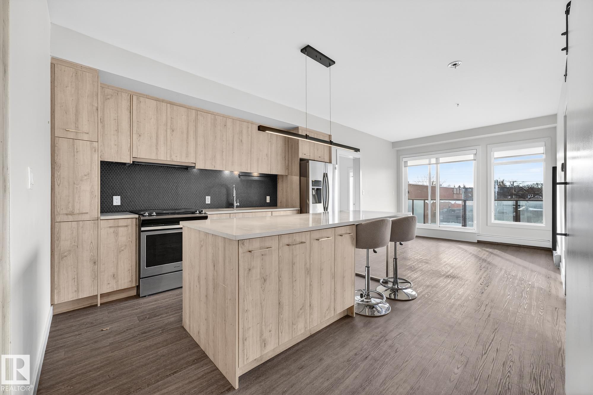 Photo 6 at 304 - 10837 83 Avenue NW, Garneau, Edmonton