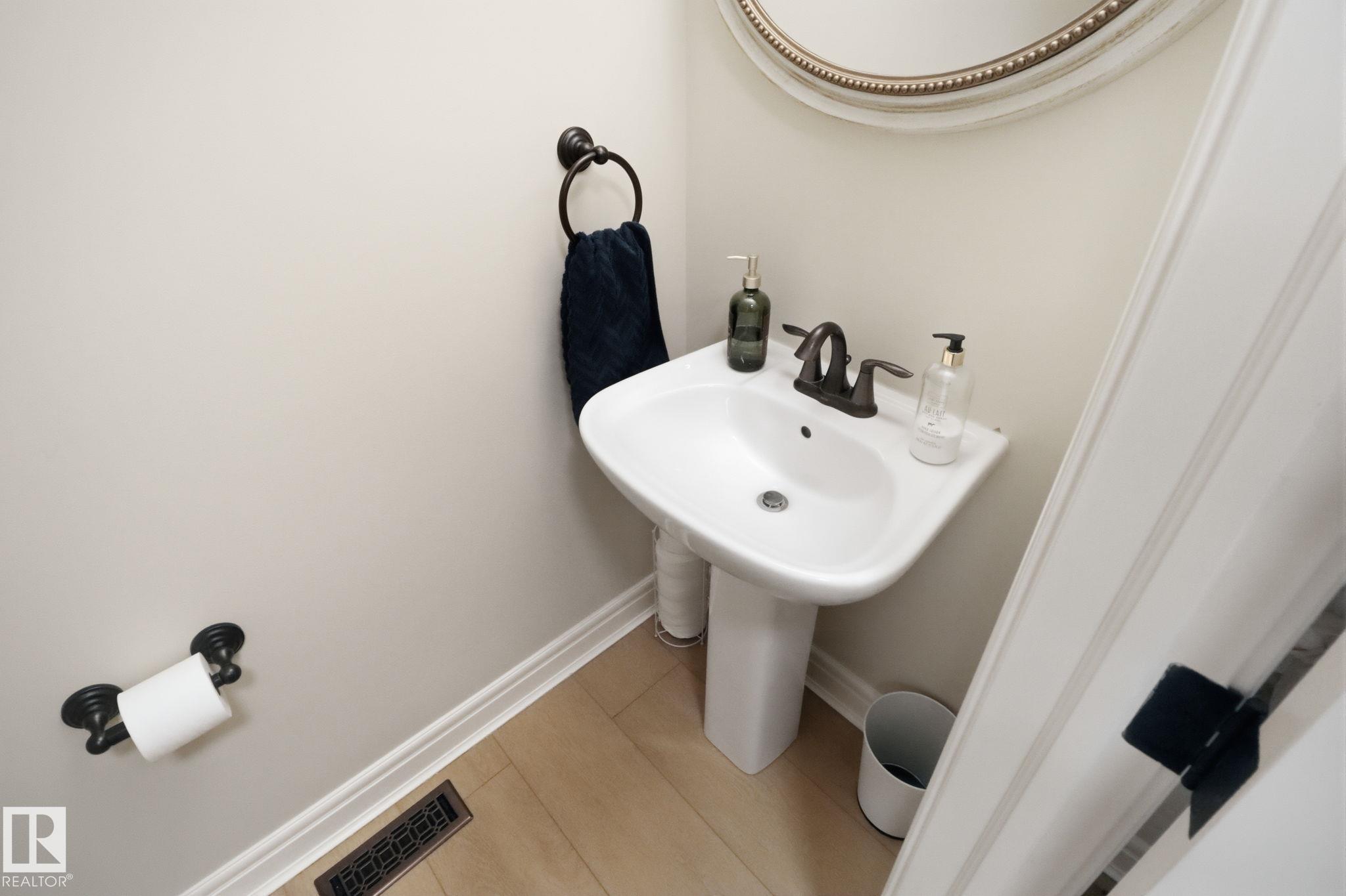 Photo 10 at 1418 169 Street SW, Glenridding Heights, Edmonton