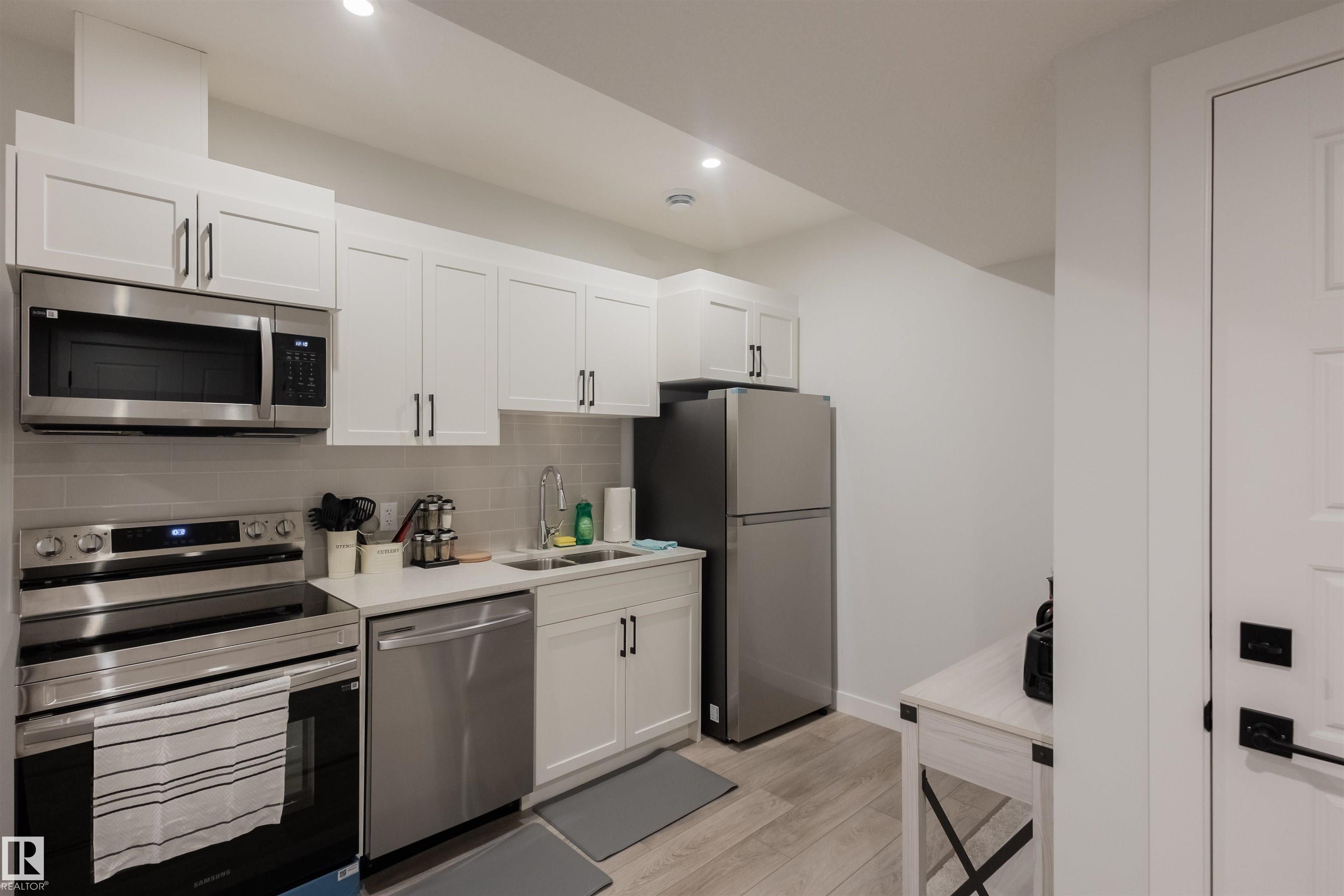 Photo 23 at 22519 88 Avenue NW, Rosenthal, Edmonton