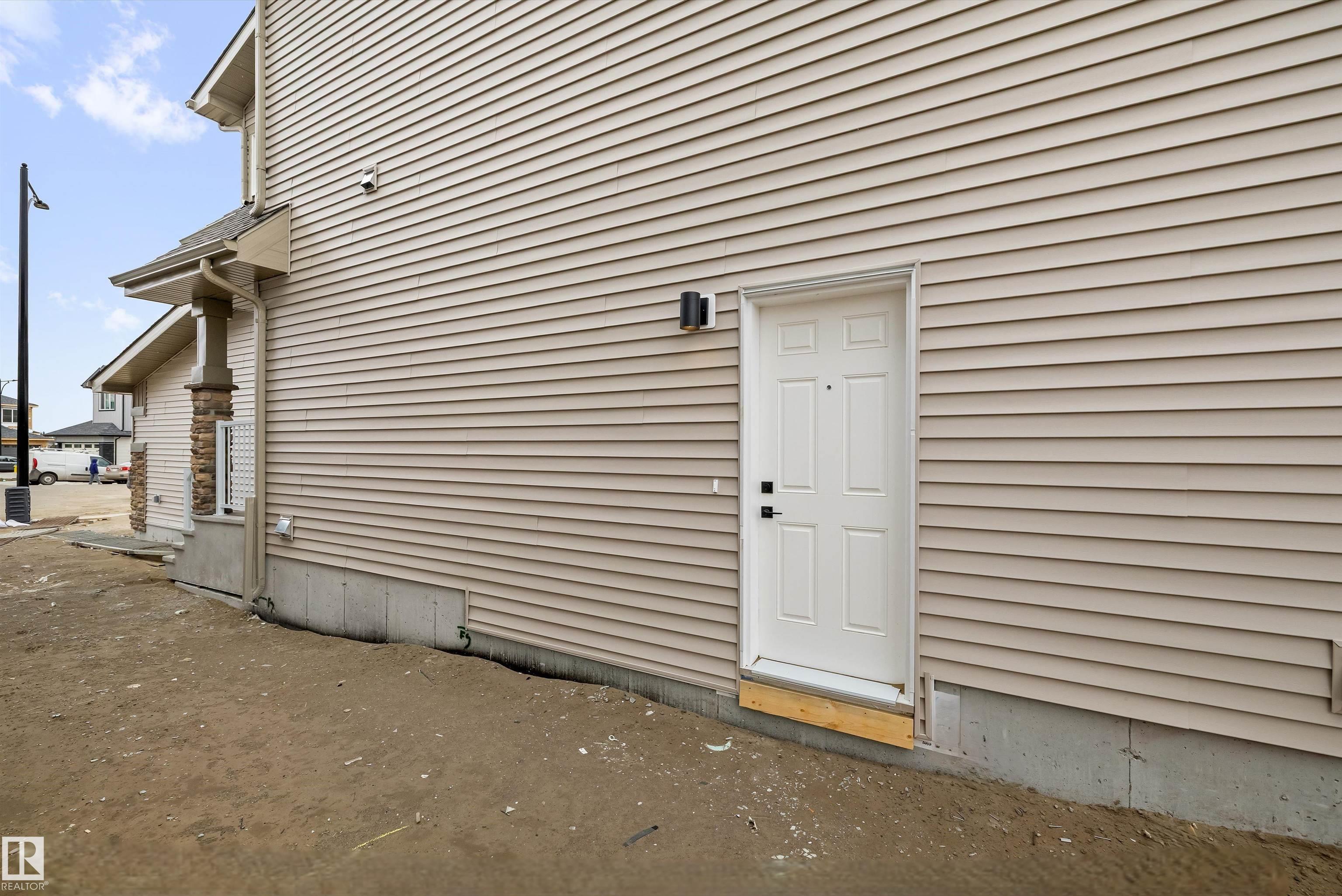 https://zimg.paragon.ice.com/ParagonImages/Property/PM/RAE/225386616/45/0/0/7671a1bd47e6629afff7d2f0fb68c277/1/1740fe69a2b14e410d6bff3e78716107/225386616-7b00f5be-5983-421b-af50-6b47c5155de1.JPG
