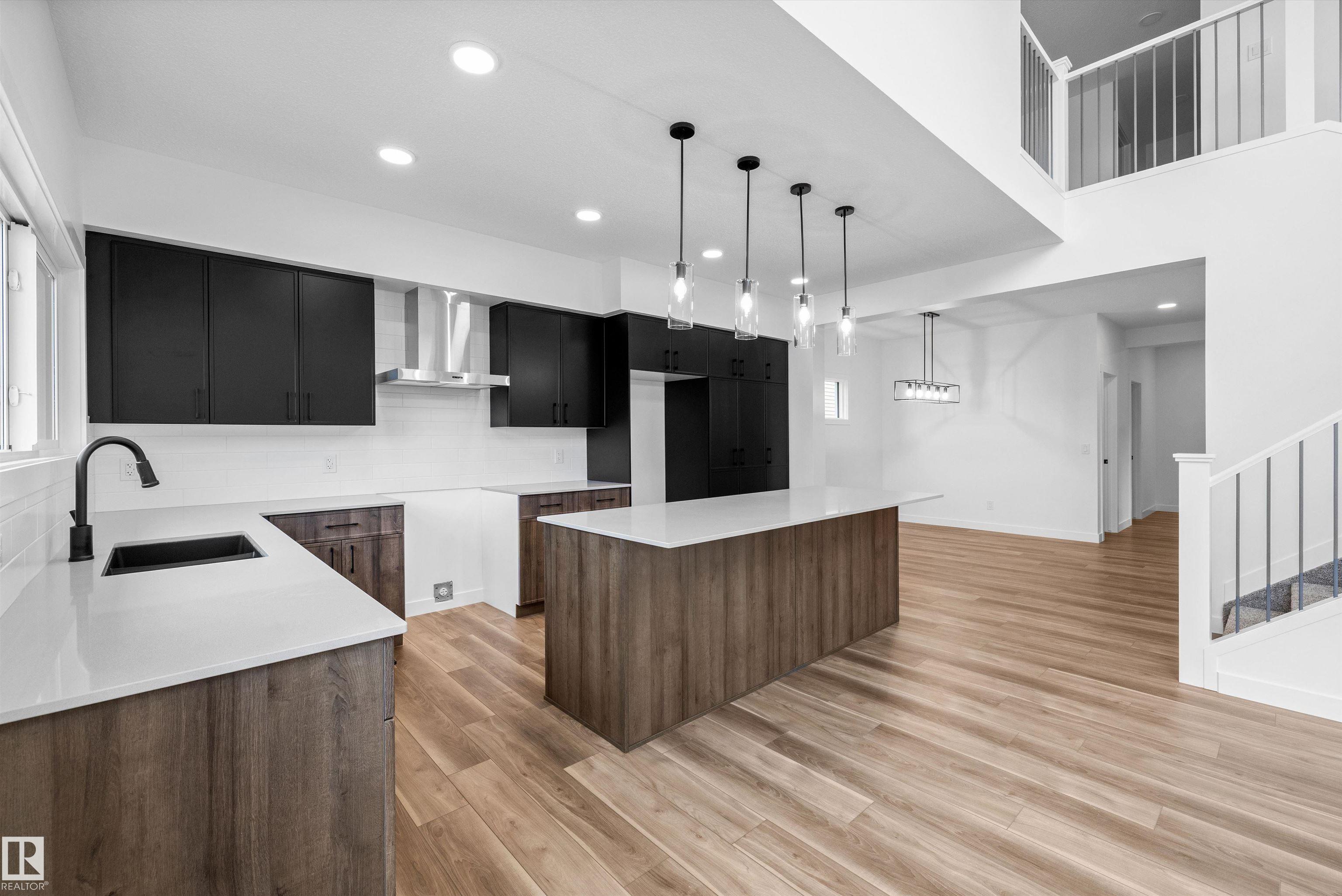 https://zimg.paragon.ice.com/ParagonImages/Property/PM/RAE/225386620/18/0/0/4e525a7eb0500d735a70eff9b942cb9e/1/fceddf59c7b56c6bca0e9bcfc36165f3/225386620-1d337d92-f7d3-4d19-af23-e25b29747015.JPG