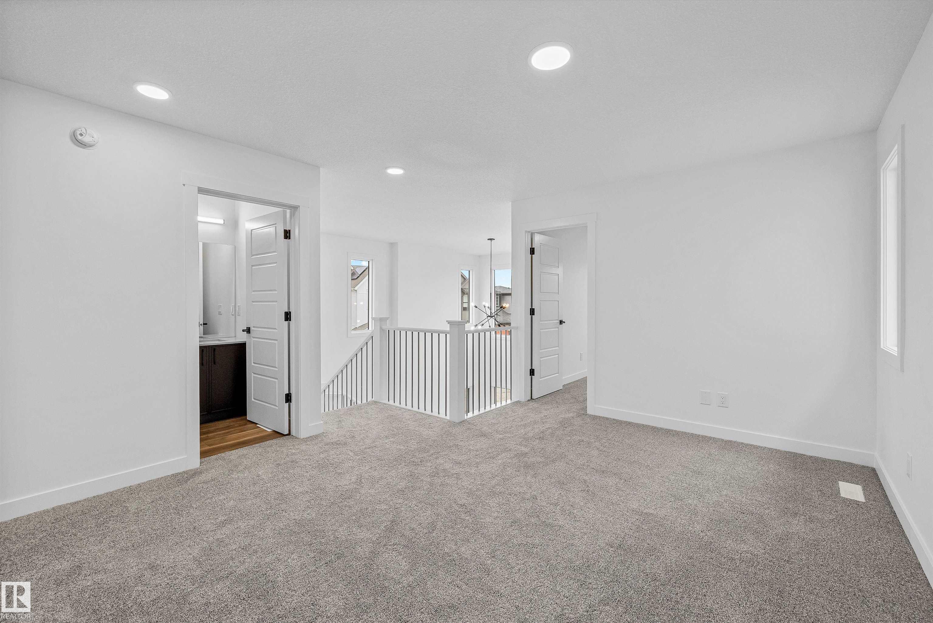 https://zimg.paragon.ice.com/ParagonImages/Property/PM/RAE/225386620/30/0/0/5a41fb3927dd617ff32dffb95454f002/1/fceddf59c7b56c6bca0e9bcfc36165f3/225386620-3bce60e7-64d4-4814-a23d-2dc326ea2559.JPG