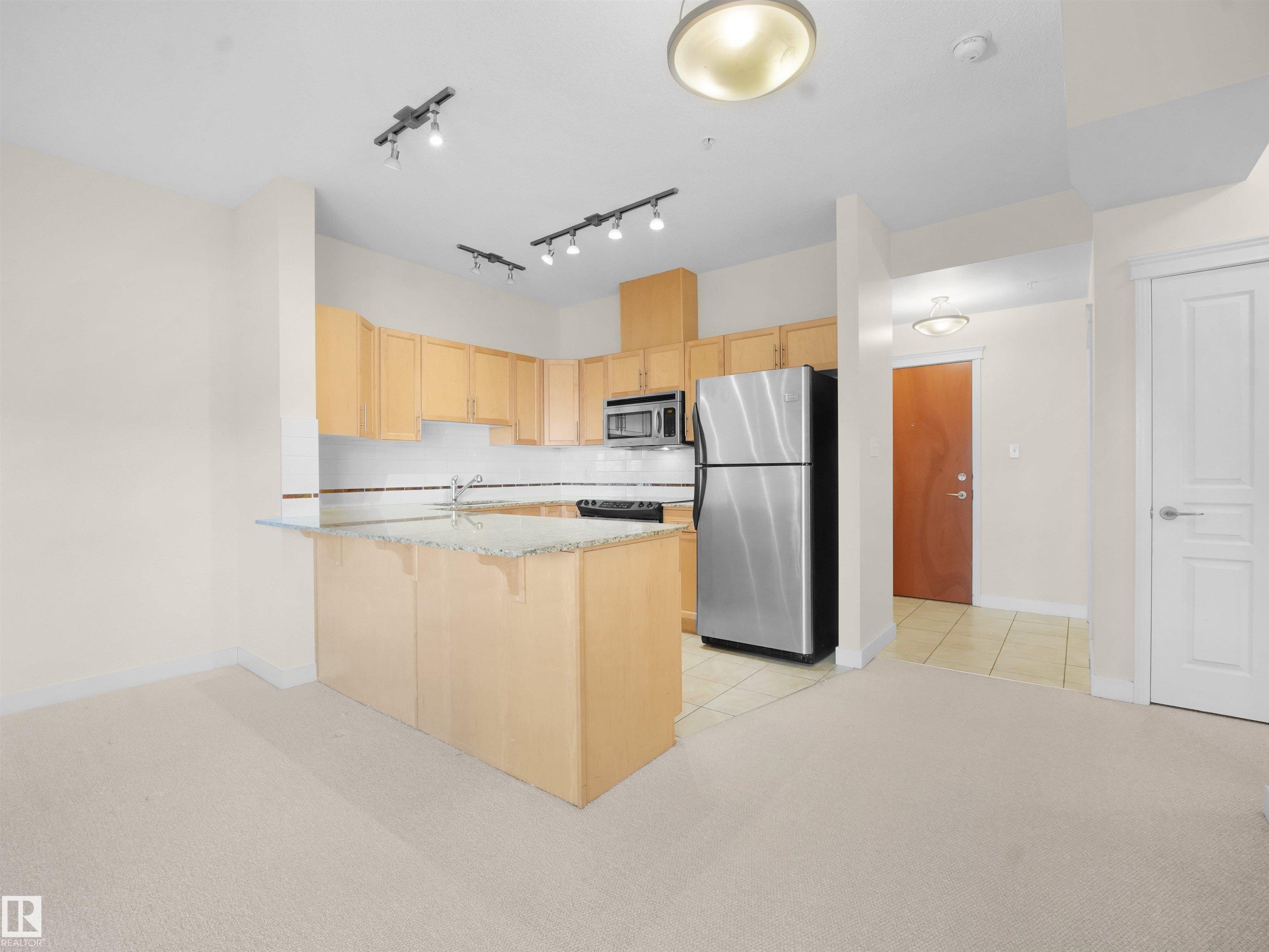 Photo 18 at 308 - 10333 112 Street NW, Wîhkwêntôwin, Edmonton