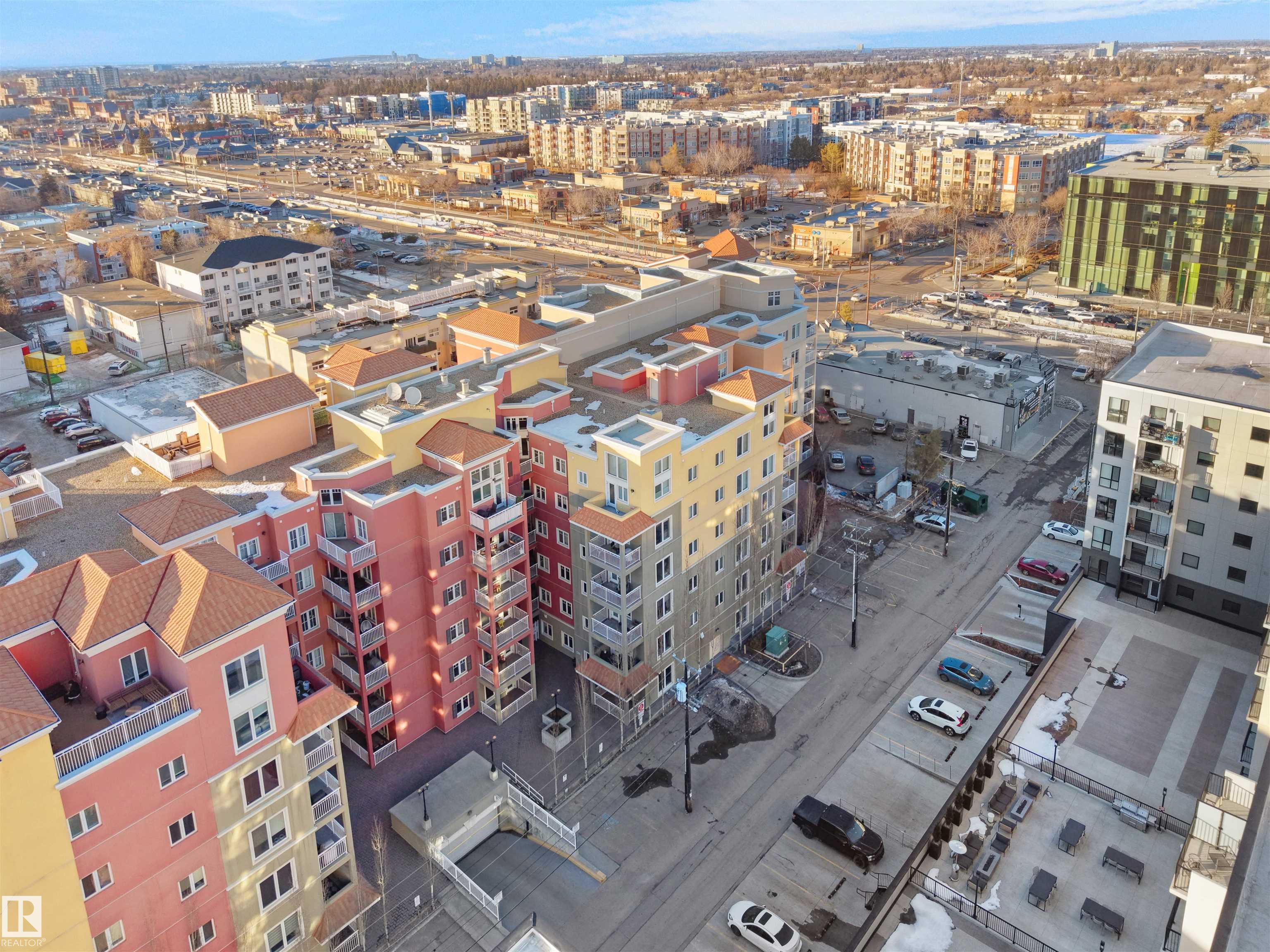 Photo 9 at 308 - 10333 112 Street NW, Wîhkwêntôwin, Edmonton