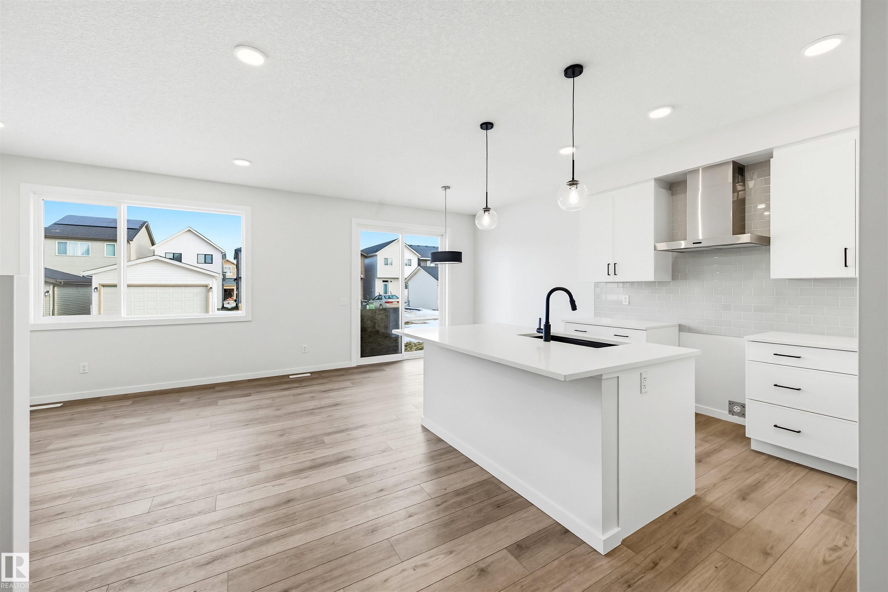 https://zimg.paragon.ice.com/ParagonImages/Property/PM/RAE/225386628/7/0/0/462582e0fec12d61067287eb5b569824/1/a4b16bb50af710f4e0a86005d449052e/225386628-009336e0-4e30-4c42-b02d-598b993b4f3a.JPG