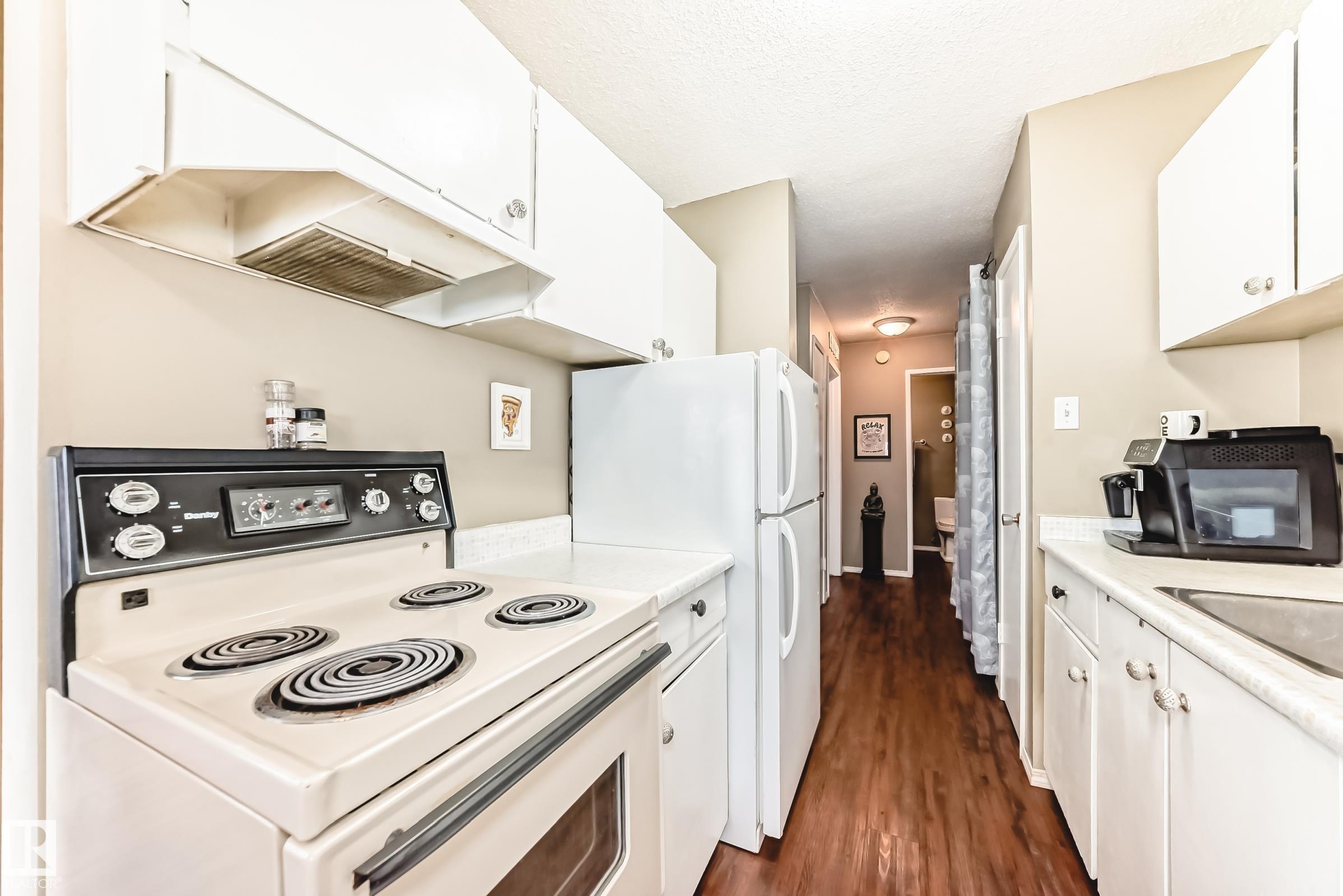 Photo 11 at 302 - 10606 123 Street NW, Westmount, Edmonton