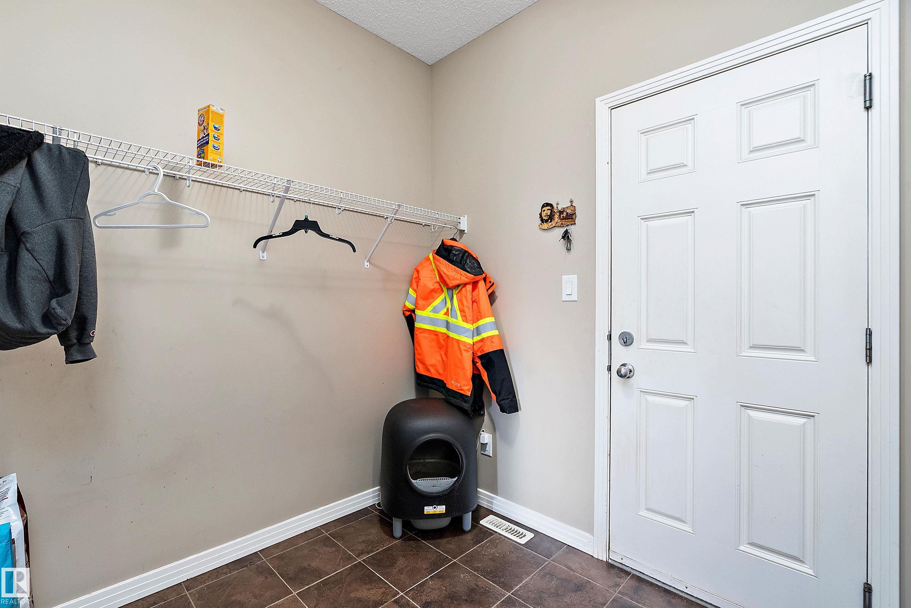 Photo 16 at 33 Sutherland Street, Suntree, Leduc