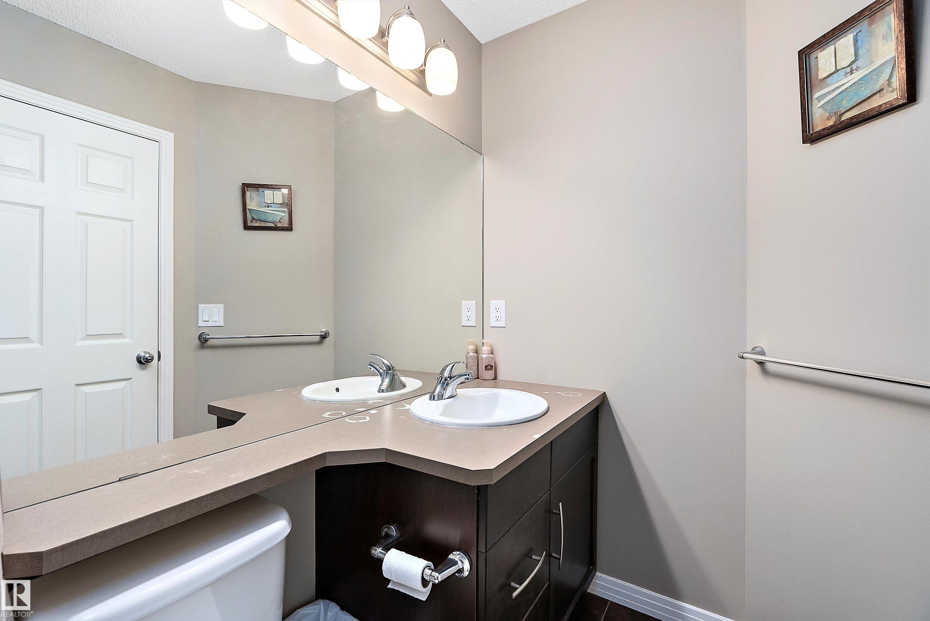 Photo 34 at 33 Sutherland Street, Suntree, Leduc