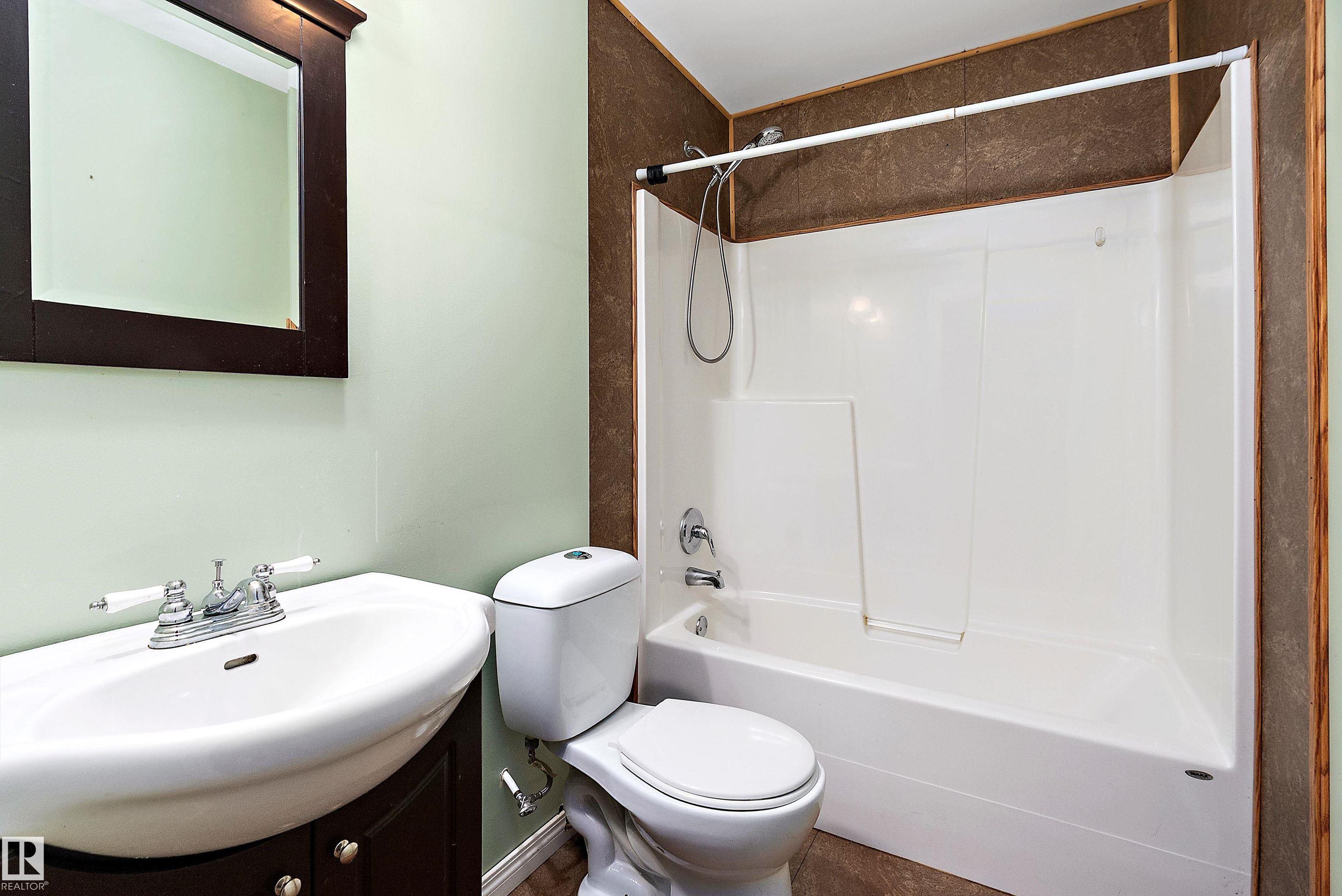 Photo 40 at 33 Sutherland Street, Suntree, Leduc