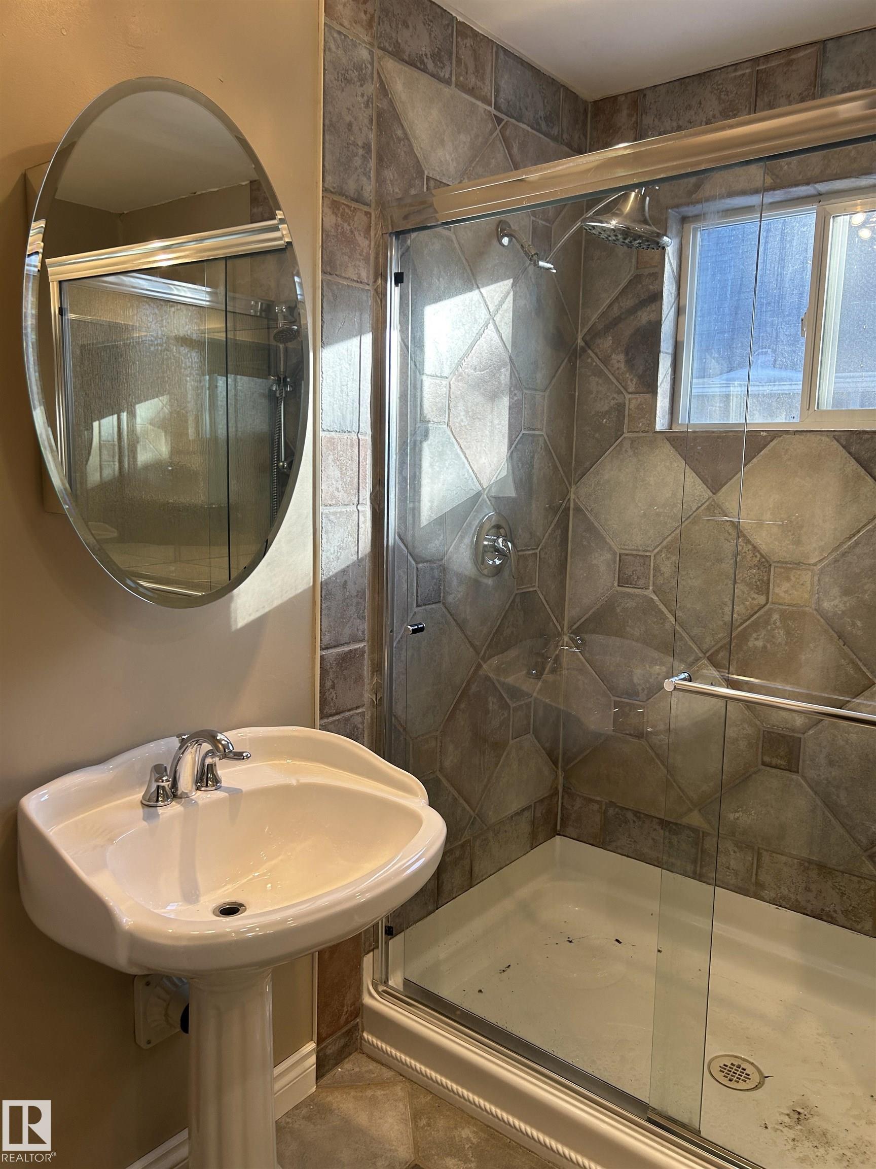 Photo 11 at 11243 125 Street NW, Inglewood, Edmonton