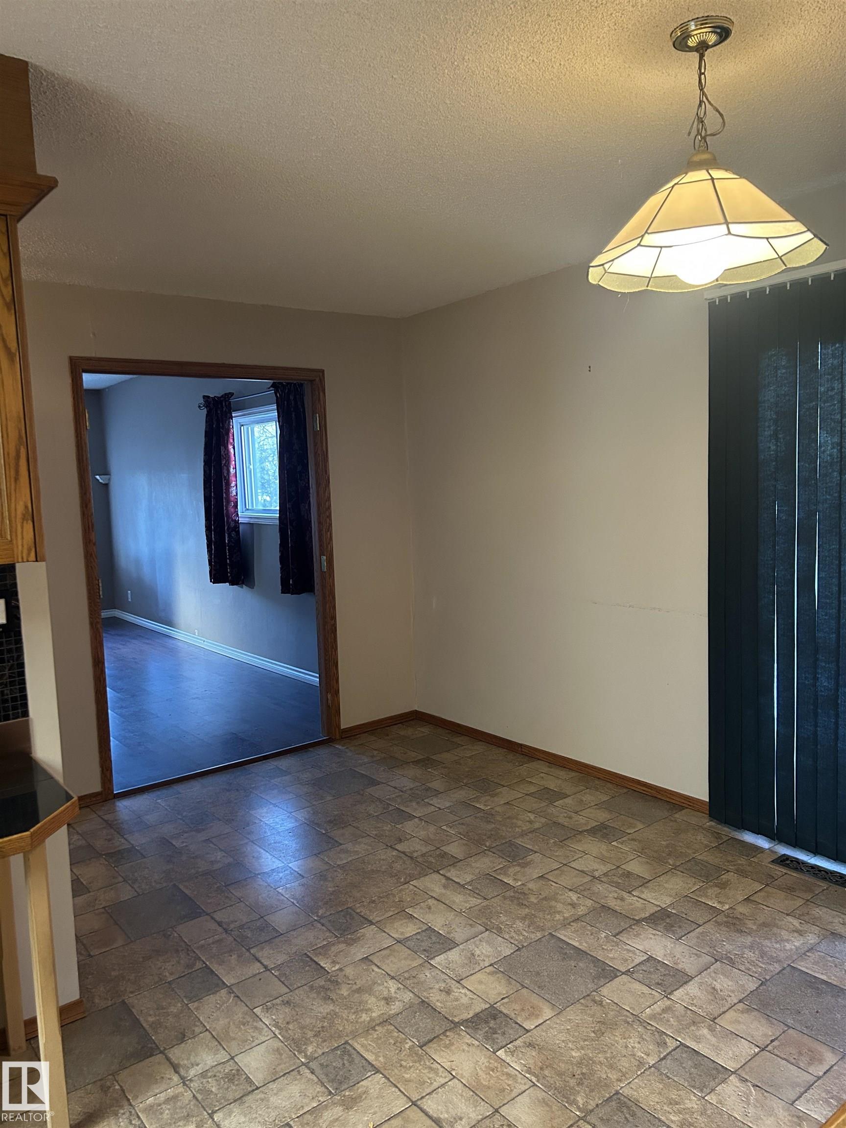 Photo 8 at 11243 125 Street NW, Inglewood, Edmonton