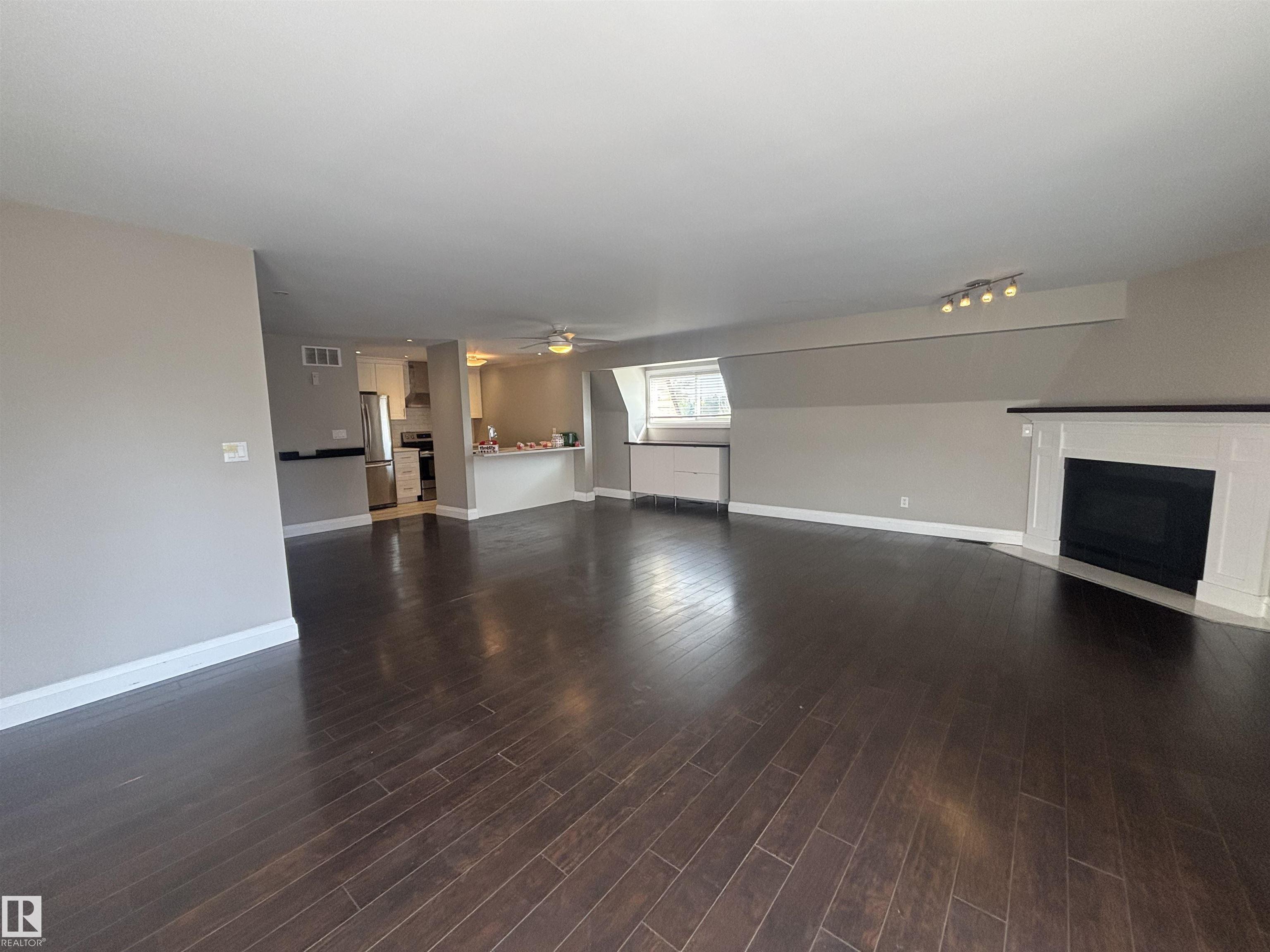 Photo 11 at 5979 40 Avenue NW, Greenview, Edmonton