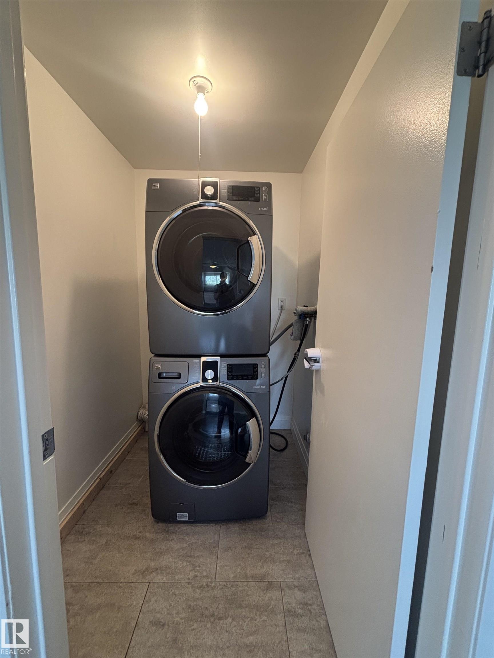 Photo 13 at 5979 40 Avenue NW, Greenview, Edmonton