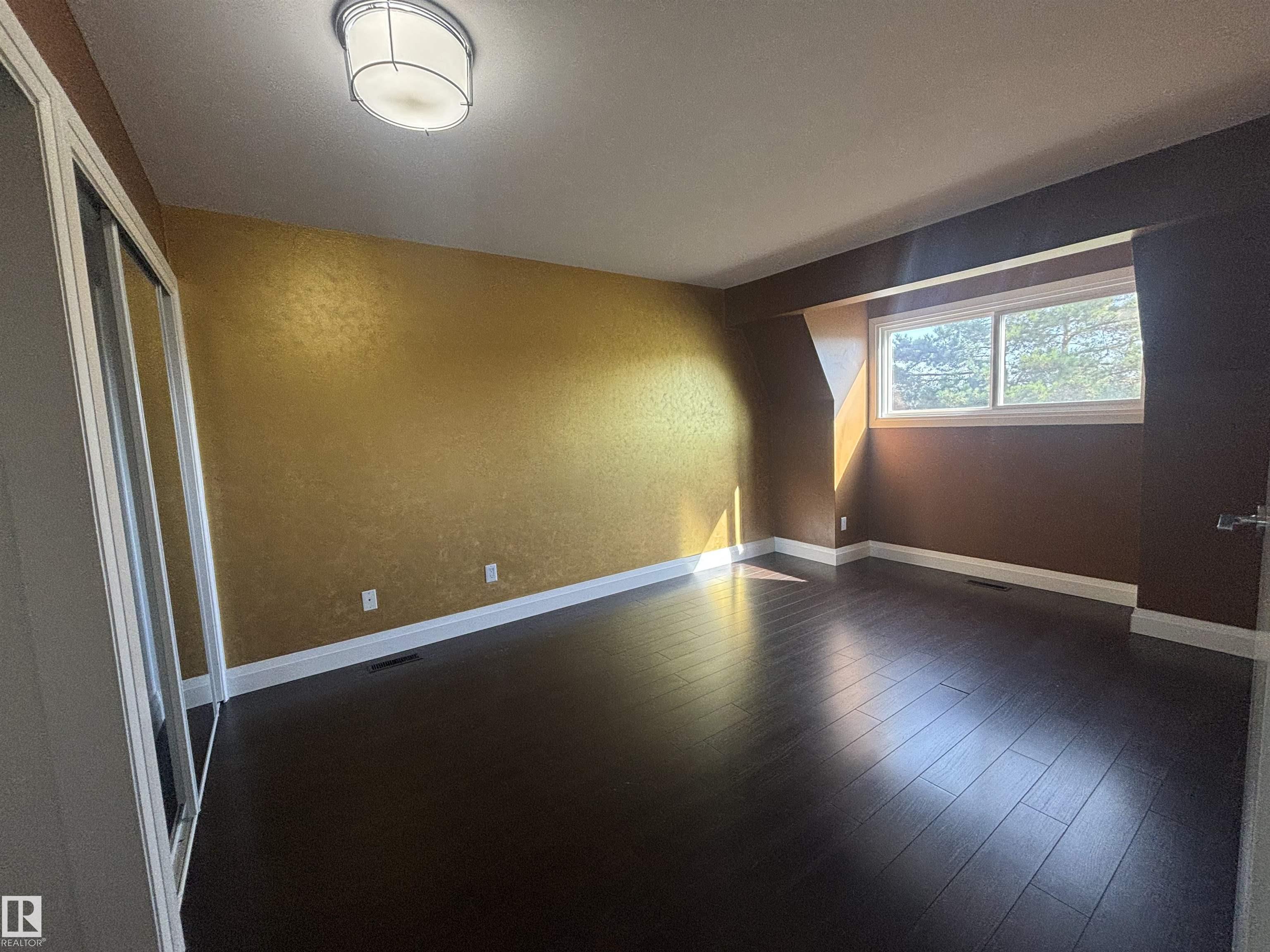 Photo 6 at 5979 40 Avenue NW, Greenview, Edmonton