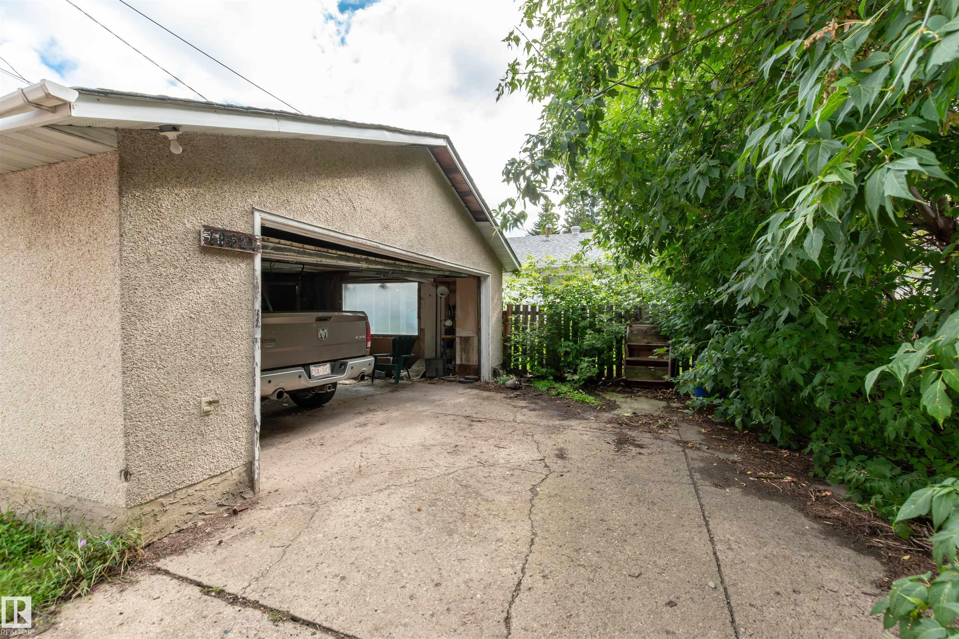 Photo 28 at 10624 40 Street NW, Gold Bar, Edmonton