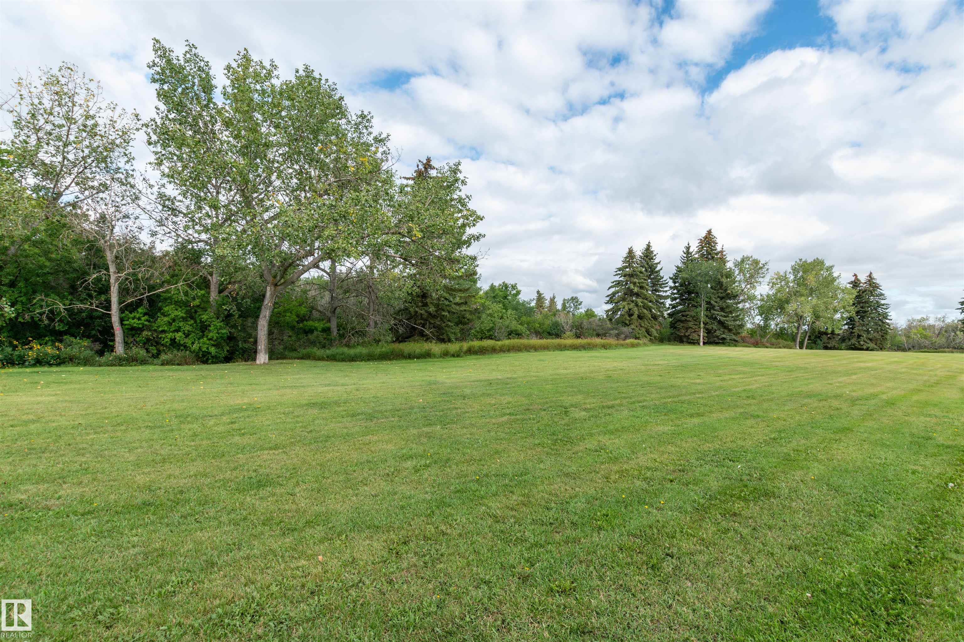 Photo 7 at 10624 40 Street NW, Gold Bar, Edmonton