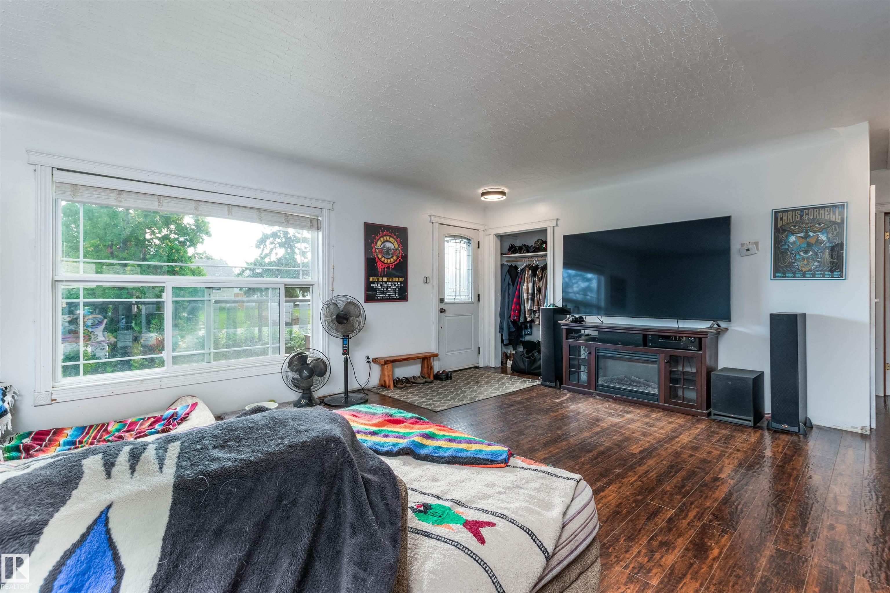 Photo 10 at 10624 40 Street NW, Gold Bar, Edmonton